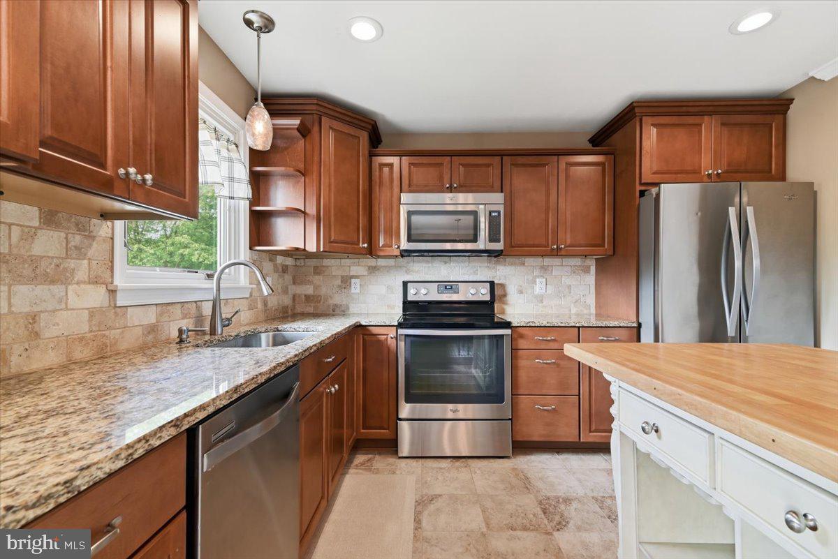 WOODLAND ACRES - Residential