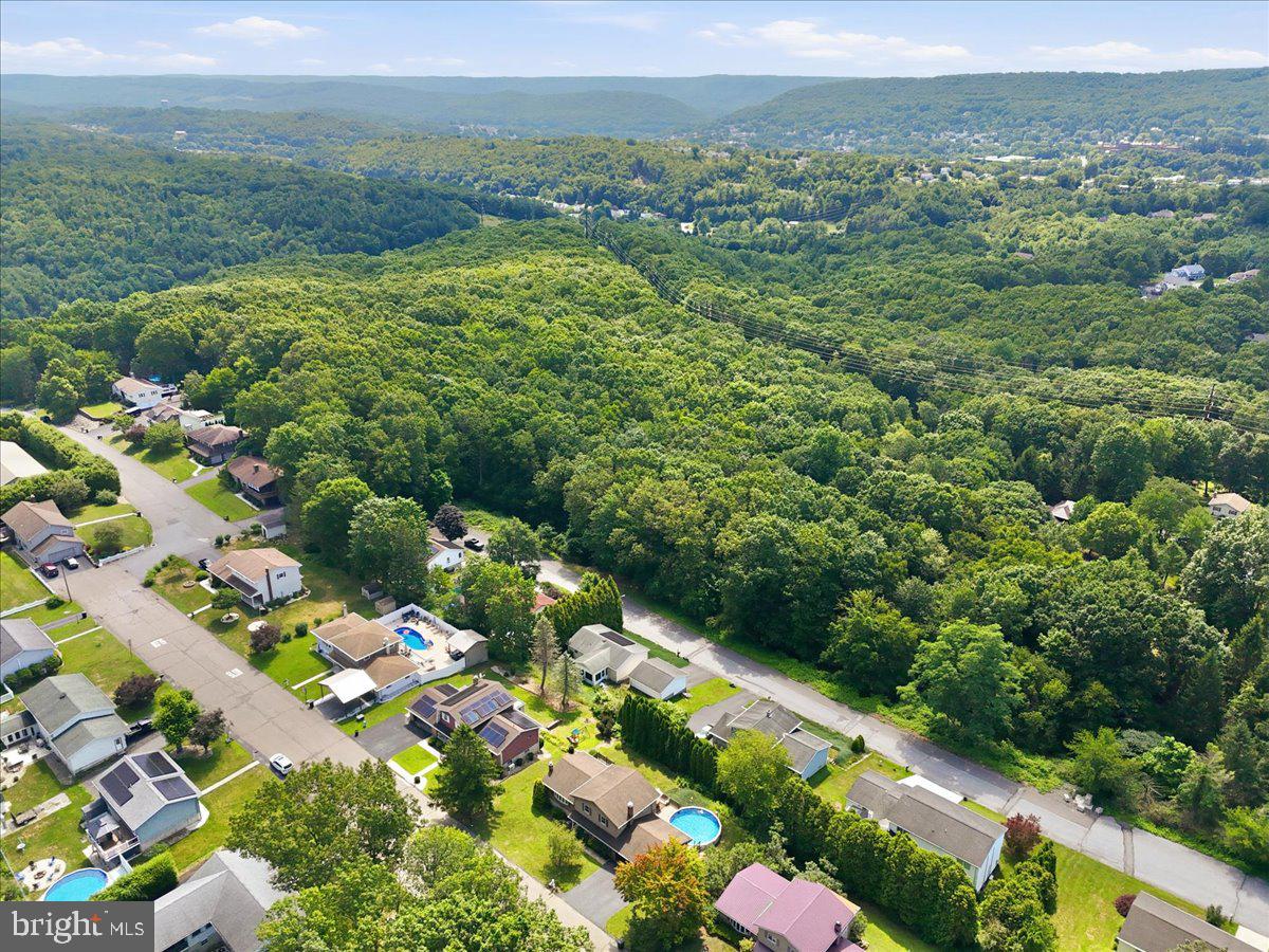 WOODLAND ACRES - Residential
