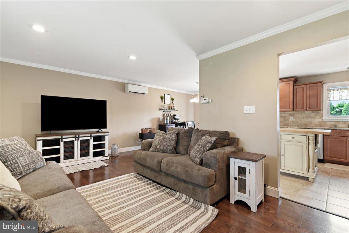 WOODLAND ACRES - Residential