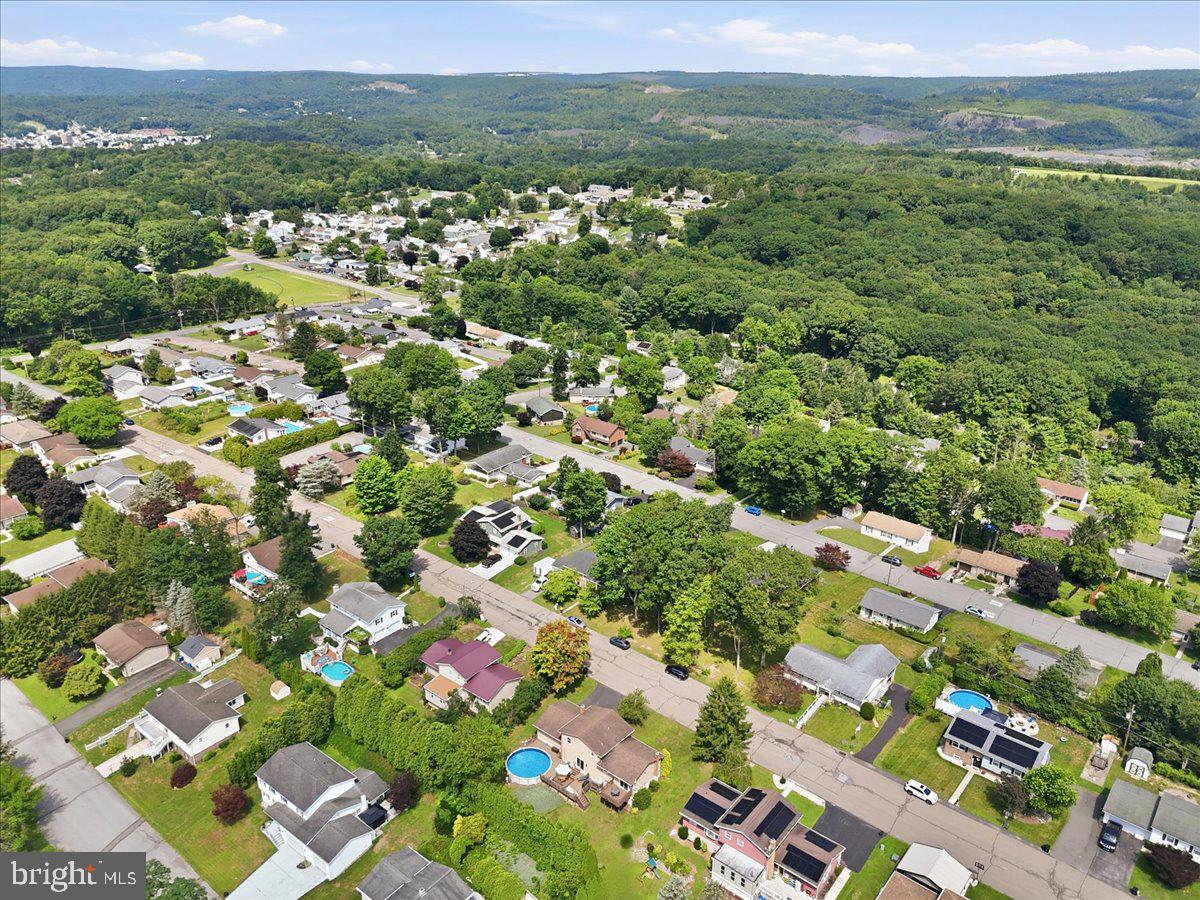 WOODLAND ACRES - Residential