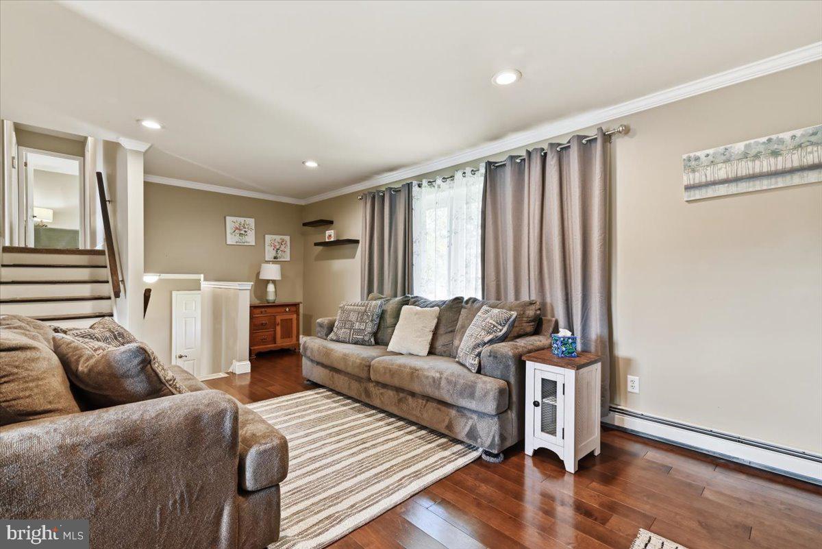 WOODLAND ACRES - Residential