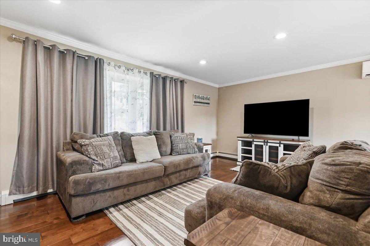 WOODLAND ACRES - Residential
