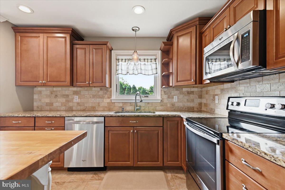 WOODLAND ACRES - Residential