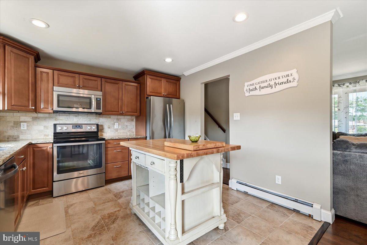 WOODLAND ACRES - Residential