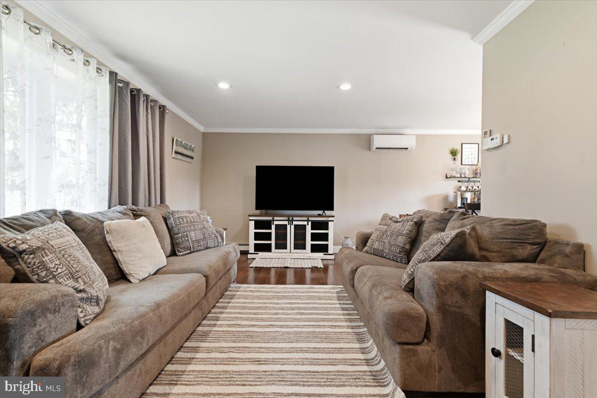 WOODLAND ACRES - Residential