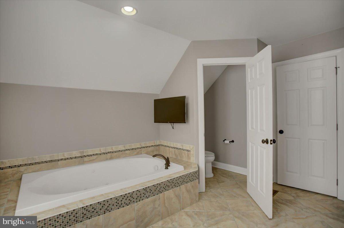 MEADOWBROOK FARMS - Residential