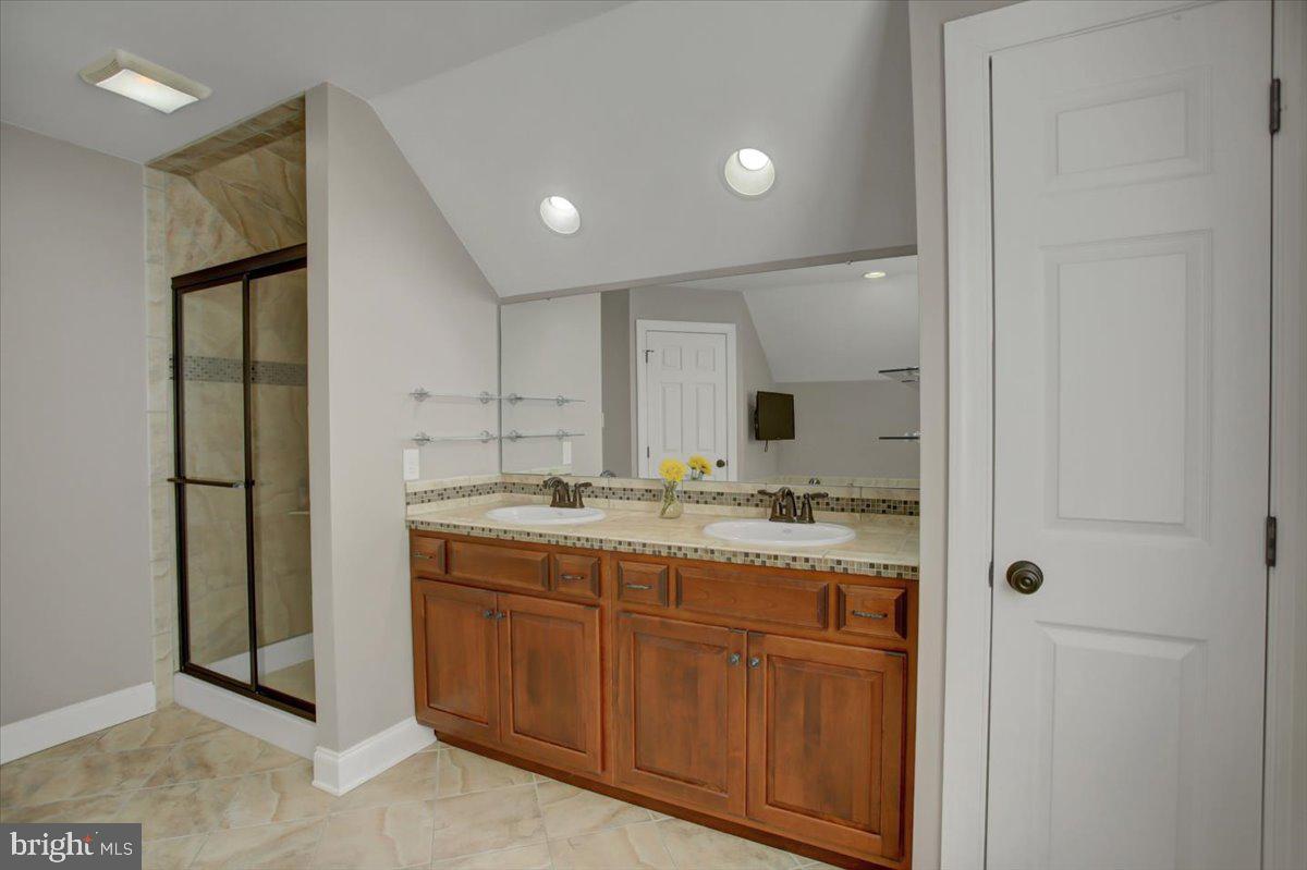 MEADOWBROOK FARMS - Residential
