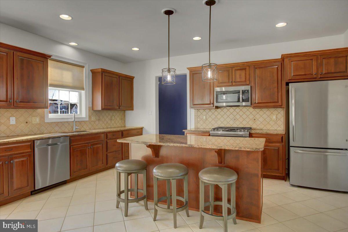 MEADOWBROOK FARMS - Residential