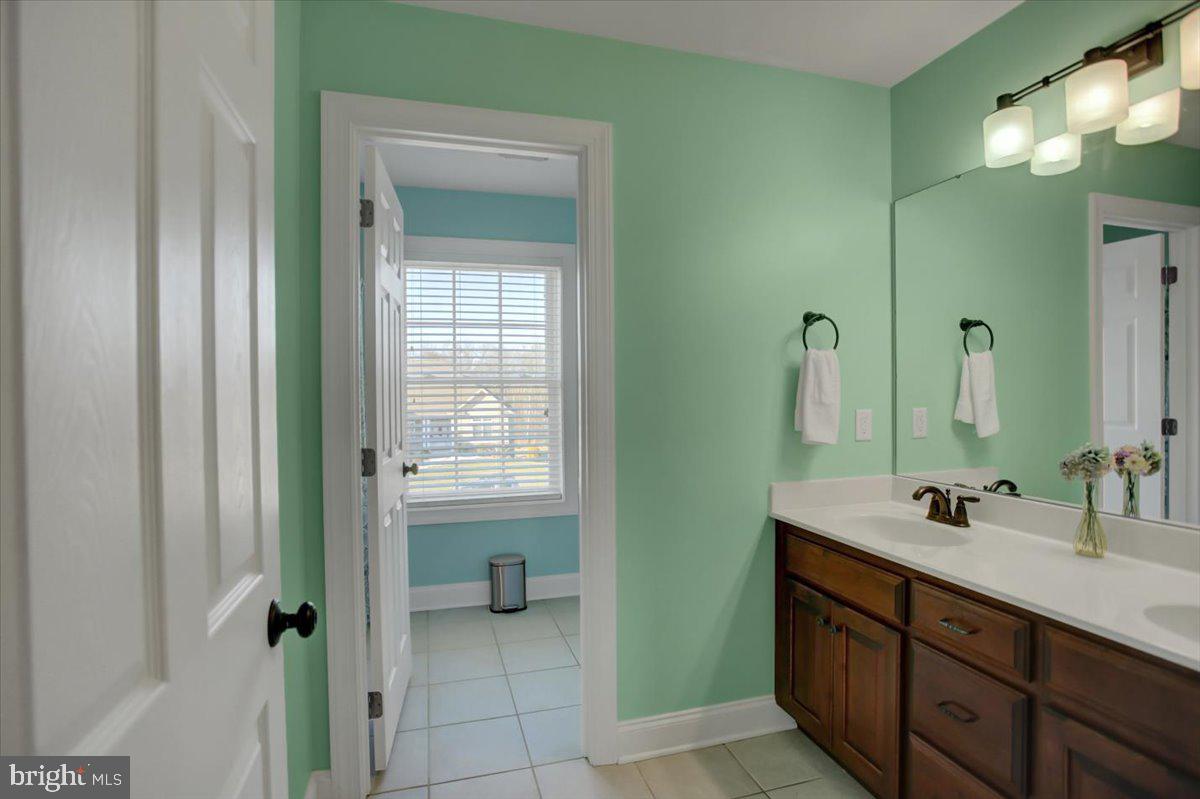 MEADOWBROOK FARMS - Residential