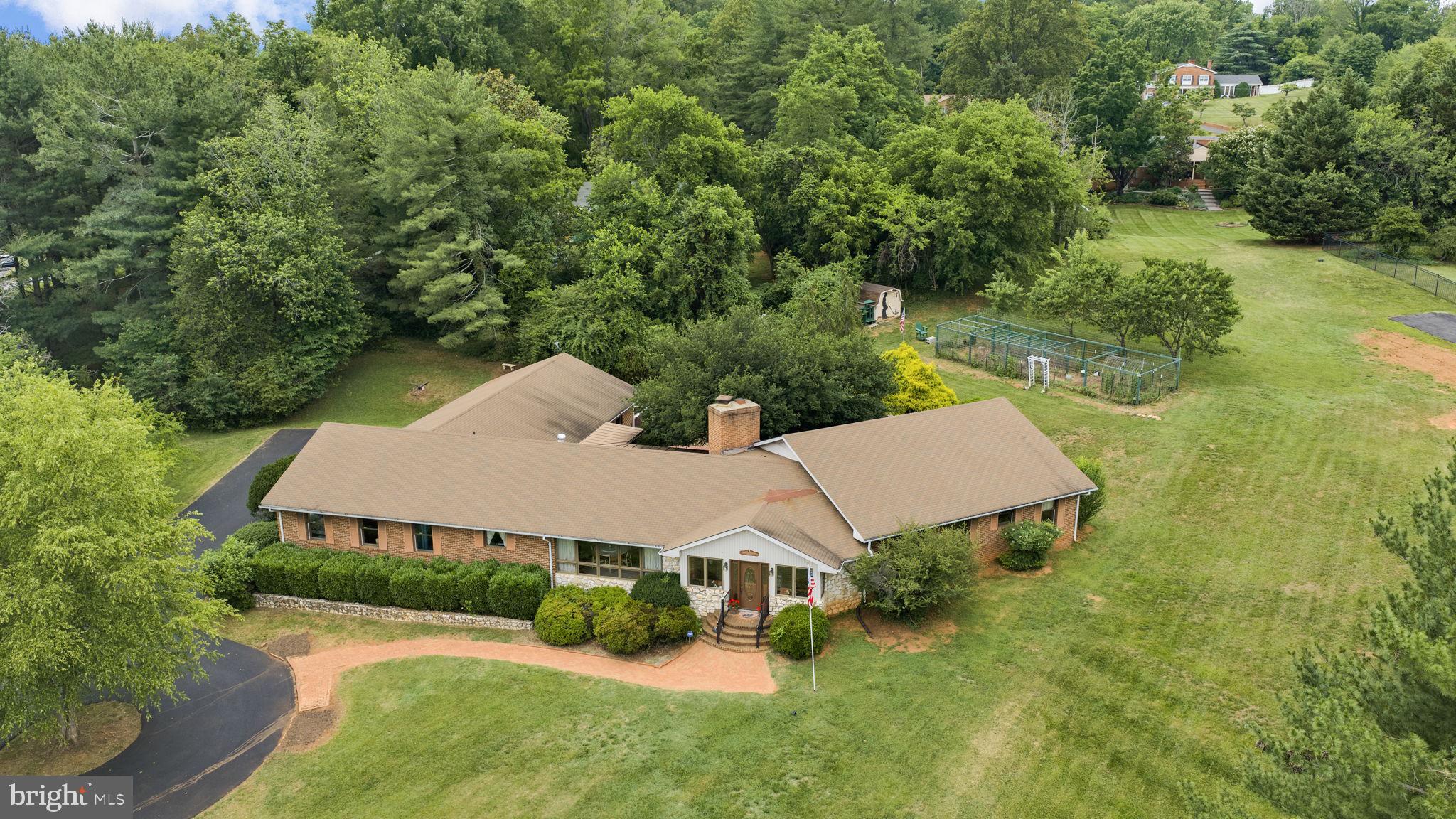 GREENFIELDS - Residential