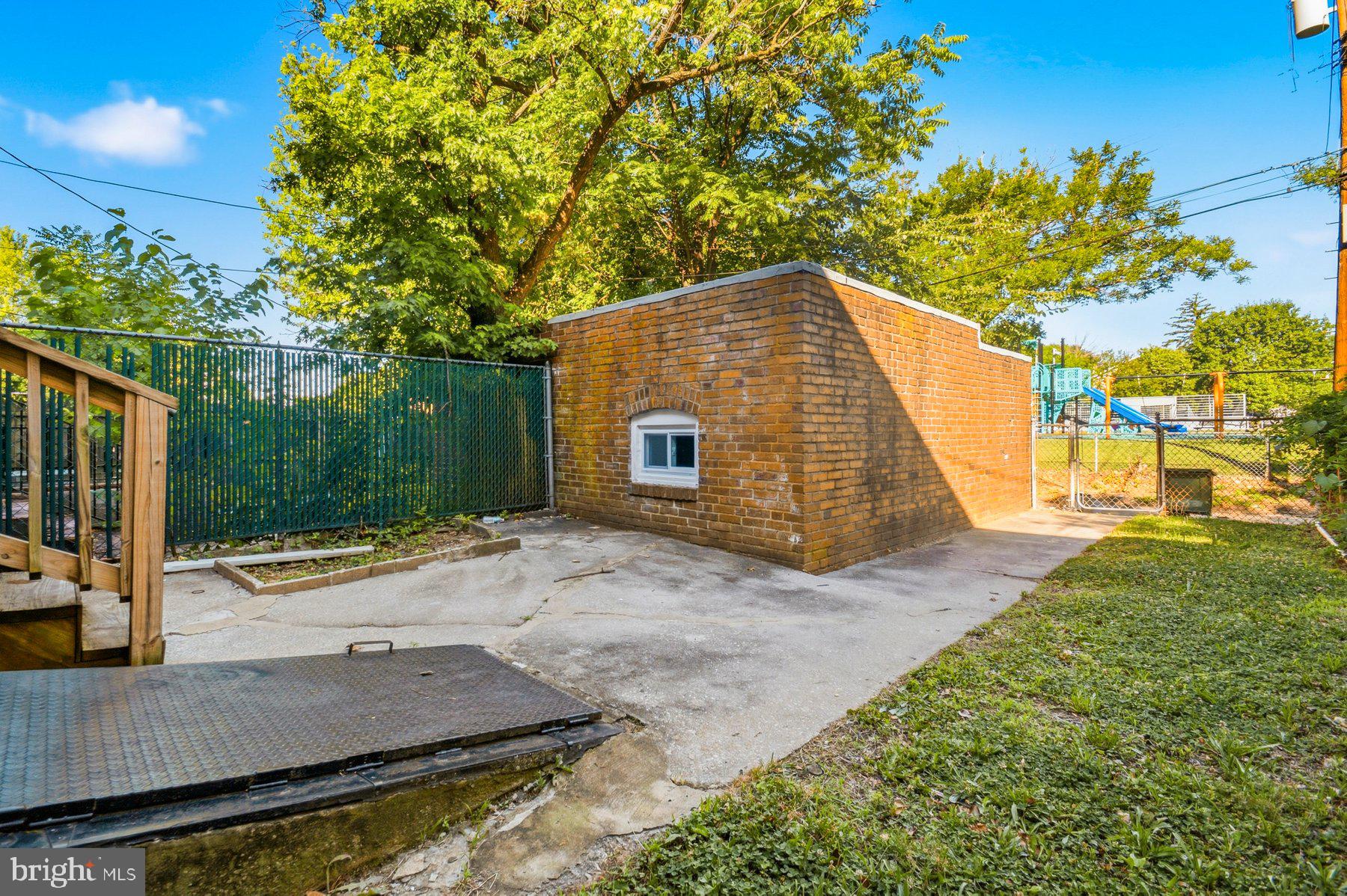 CAMERON VILLAGE - Residential
