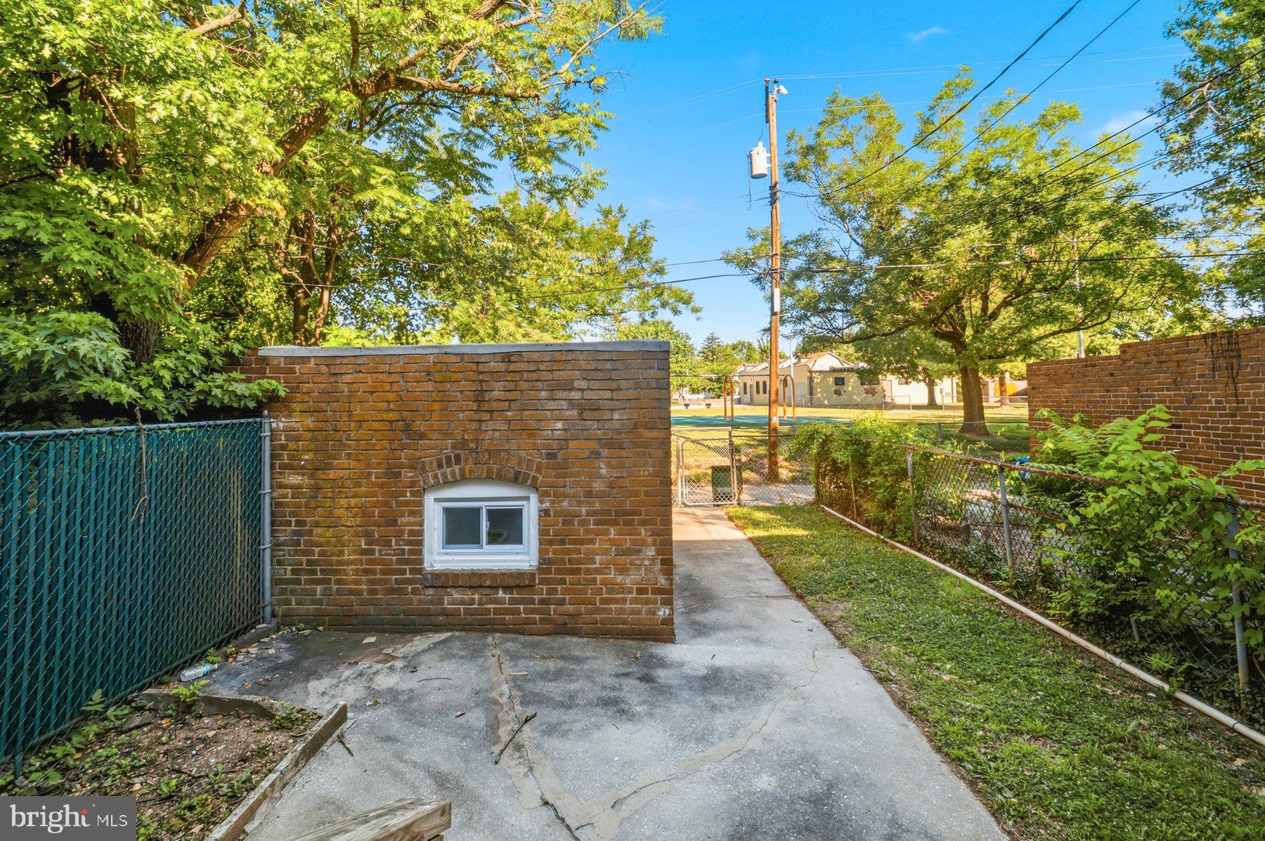 CAMERON VILLAGE - Residential