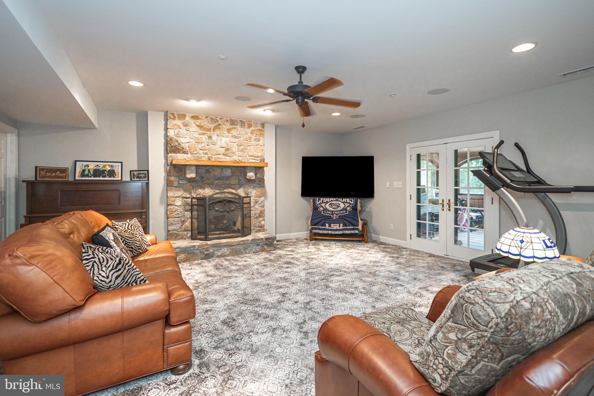 INDIAN SPRINGS - Residential