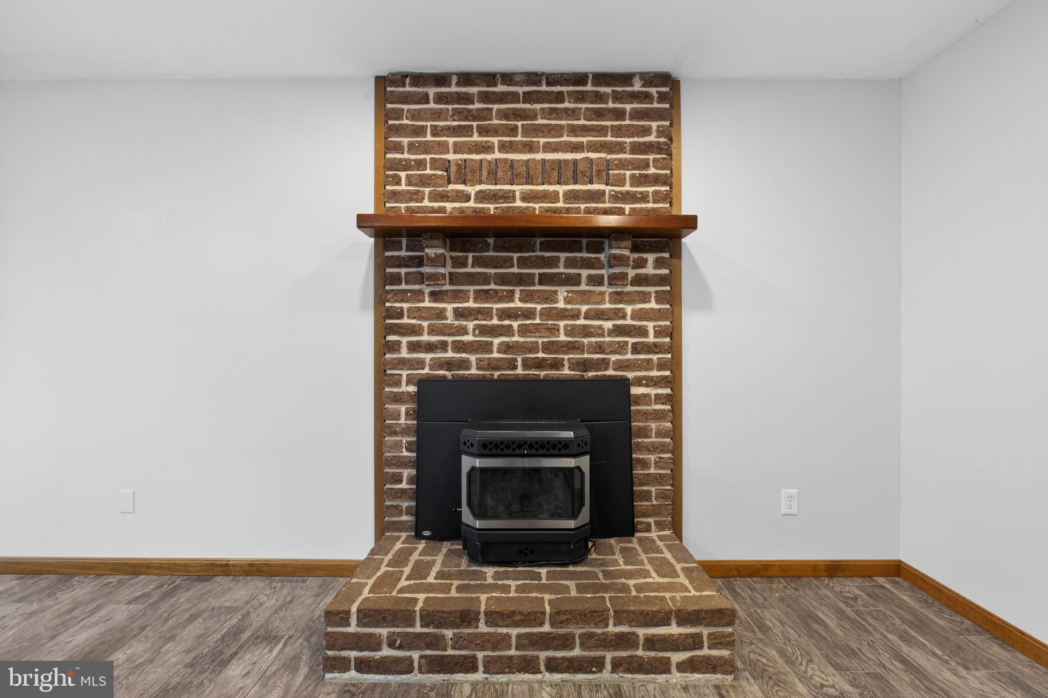 BROOK VALLEY FARMS - Residential