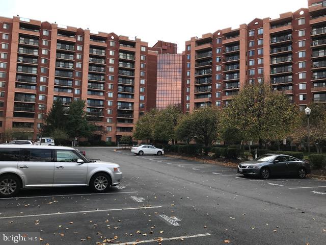 RENAISSANCE AT TYSONS - Residential Lease