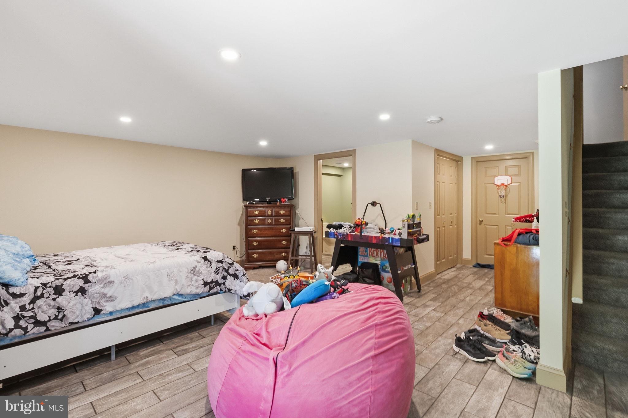 MAPLE GLEN - Residential