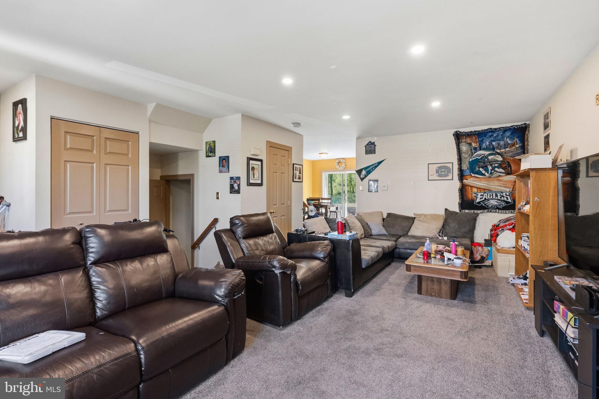 MAPLE GLEN - Residential