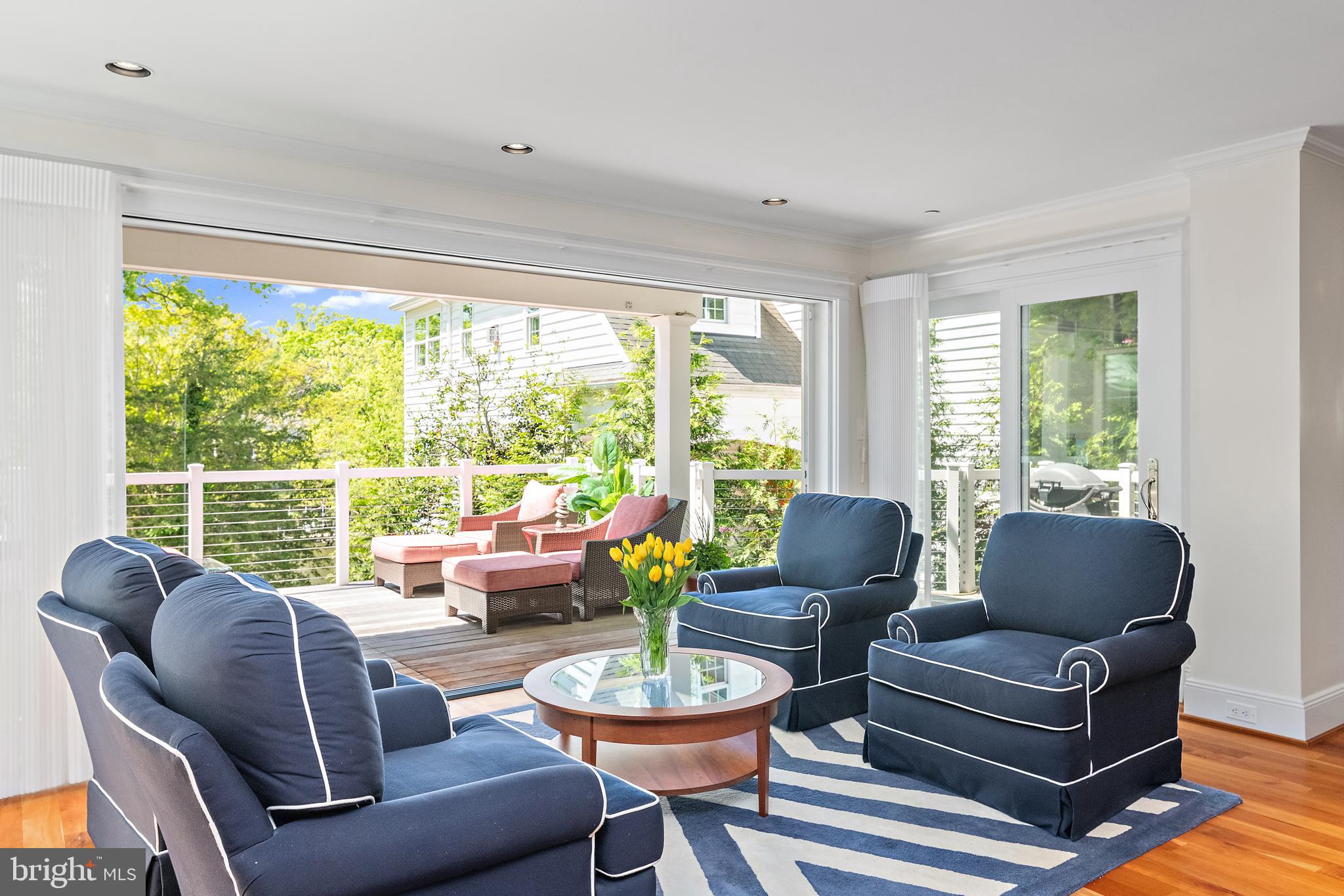 MURRAY HILL - Residential