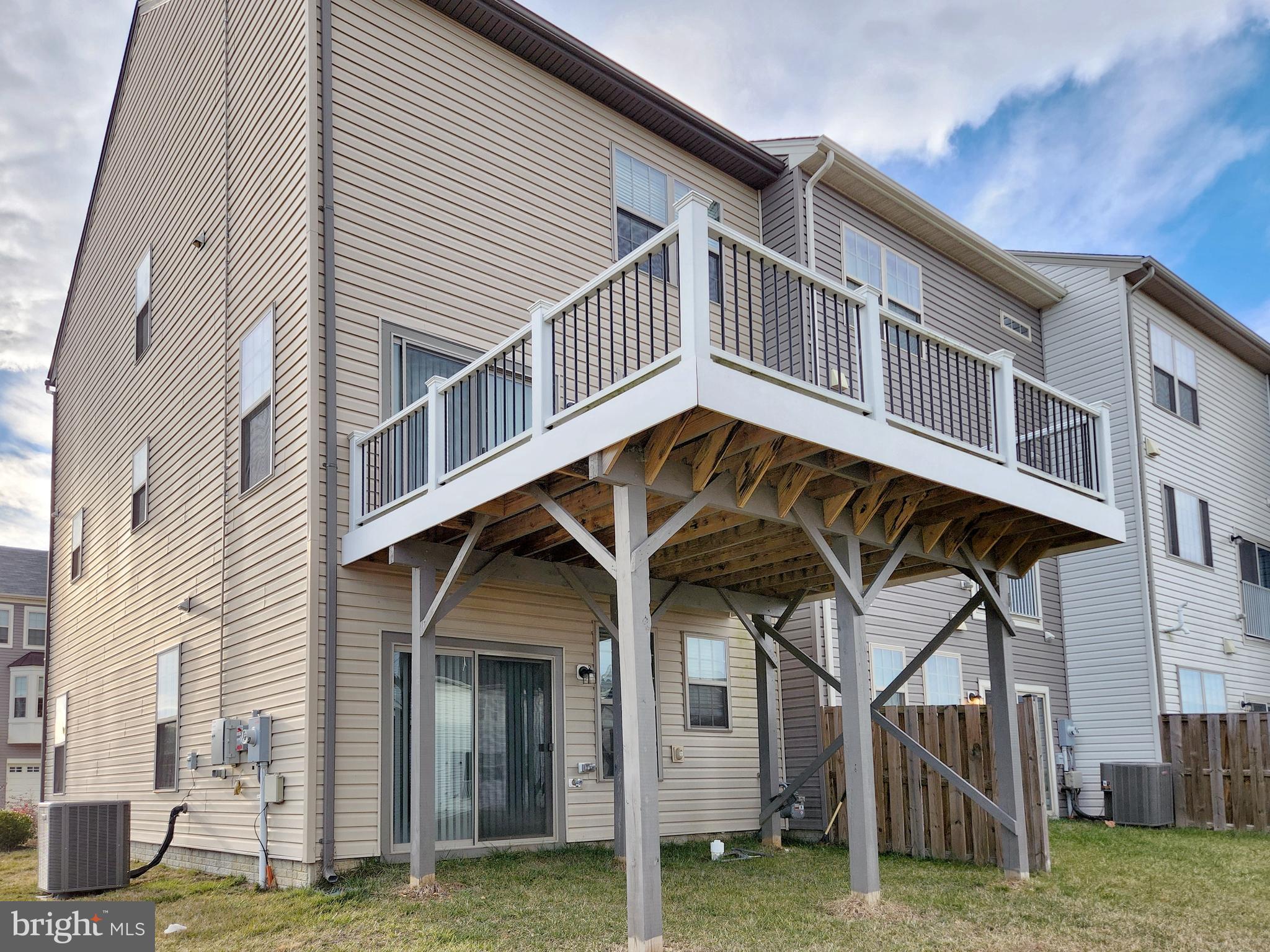 NEW POST ON THE RAPPAHANNOCK - Residential