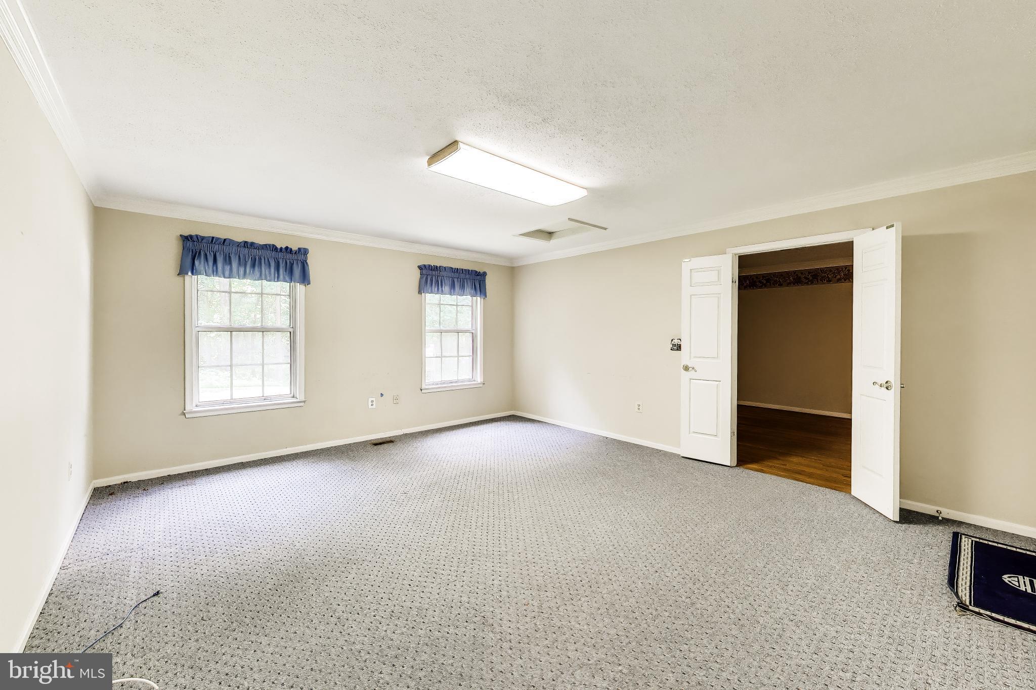 WOODMORE MEADOWS - Residential
