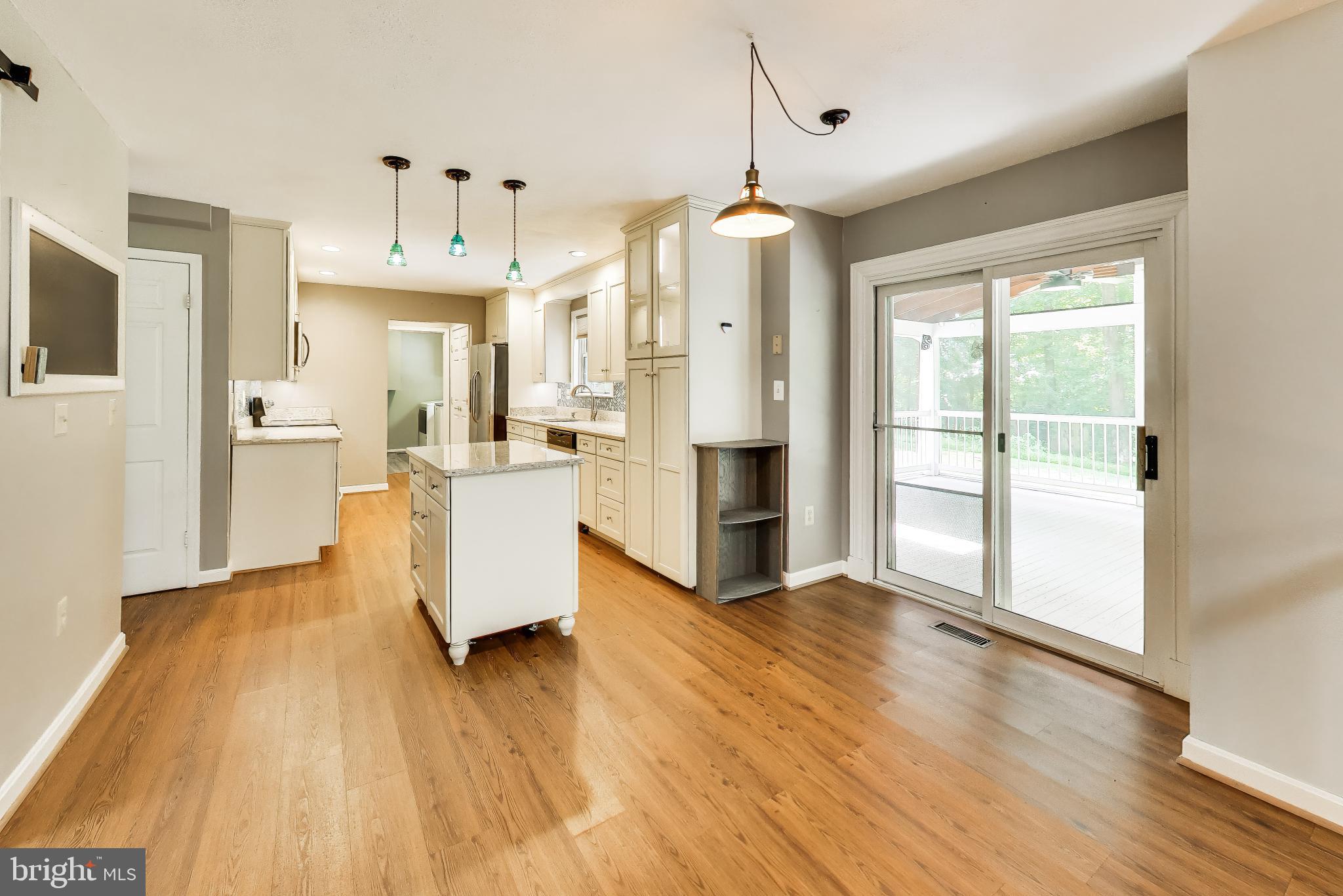 WOODMORE MEADOWS - Residential