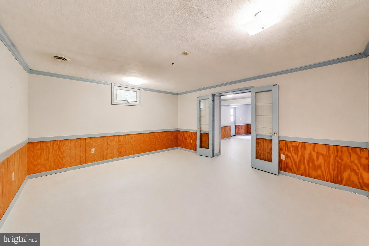 WOODMORE MEADOWS - Residential