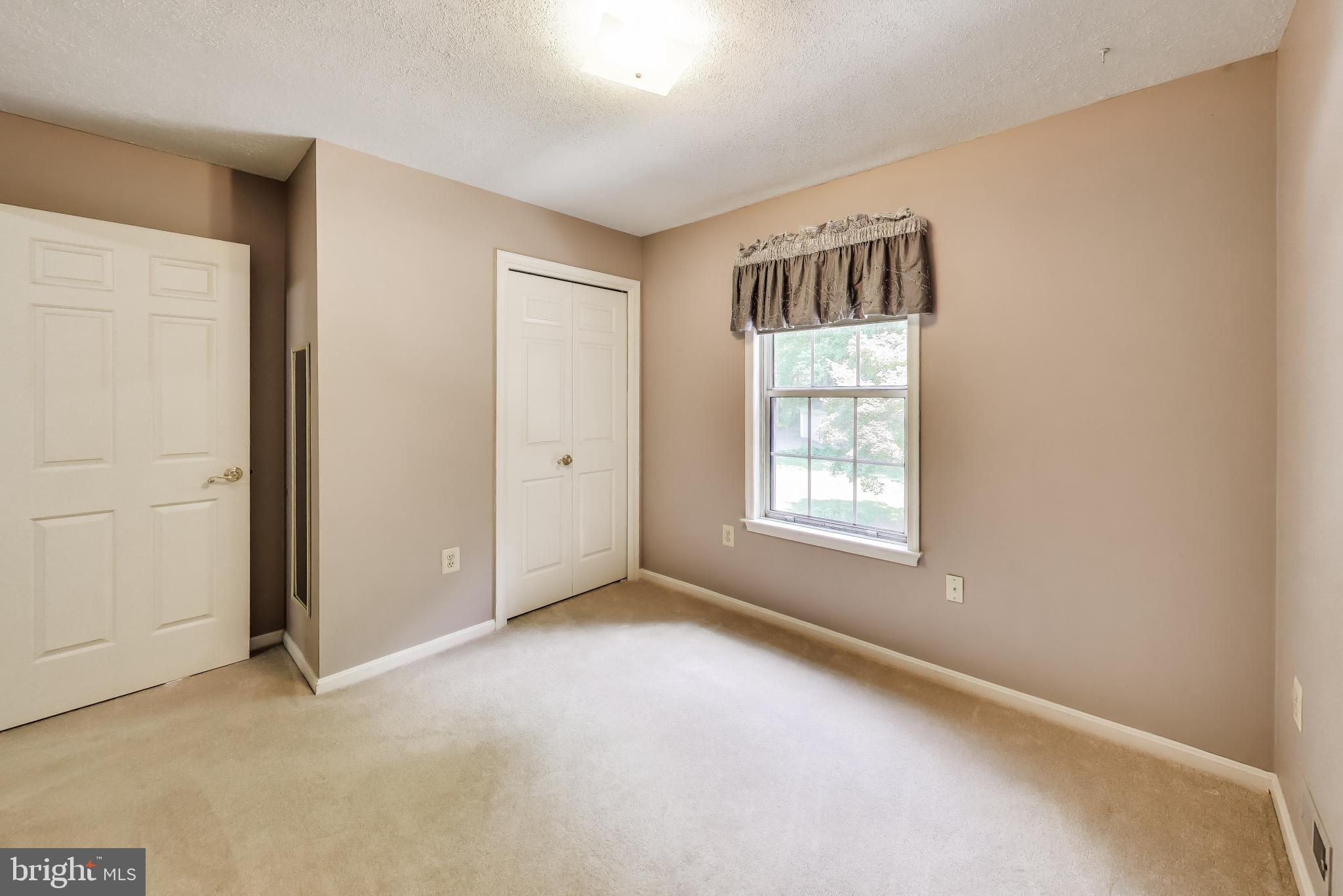 WOODMORE MEADOWS - Residential