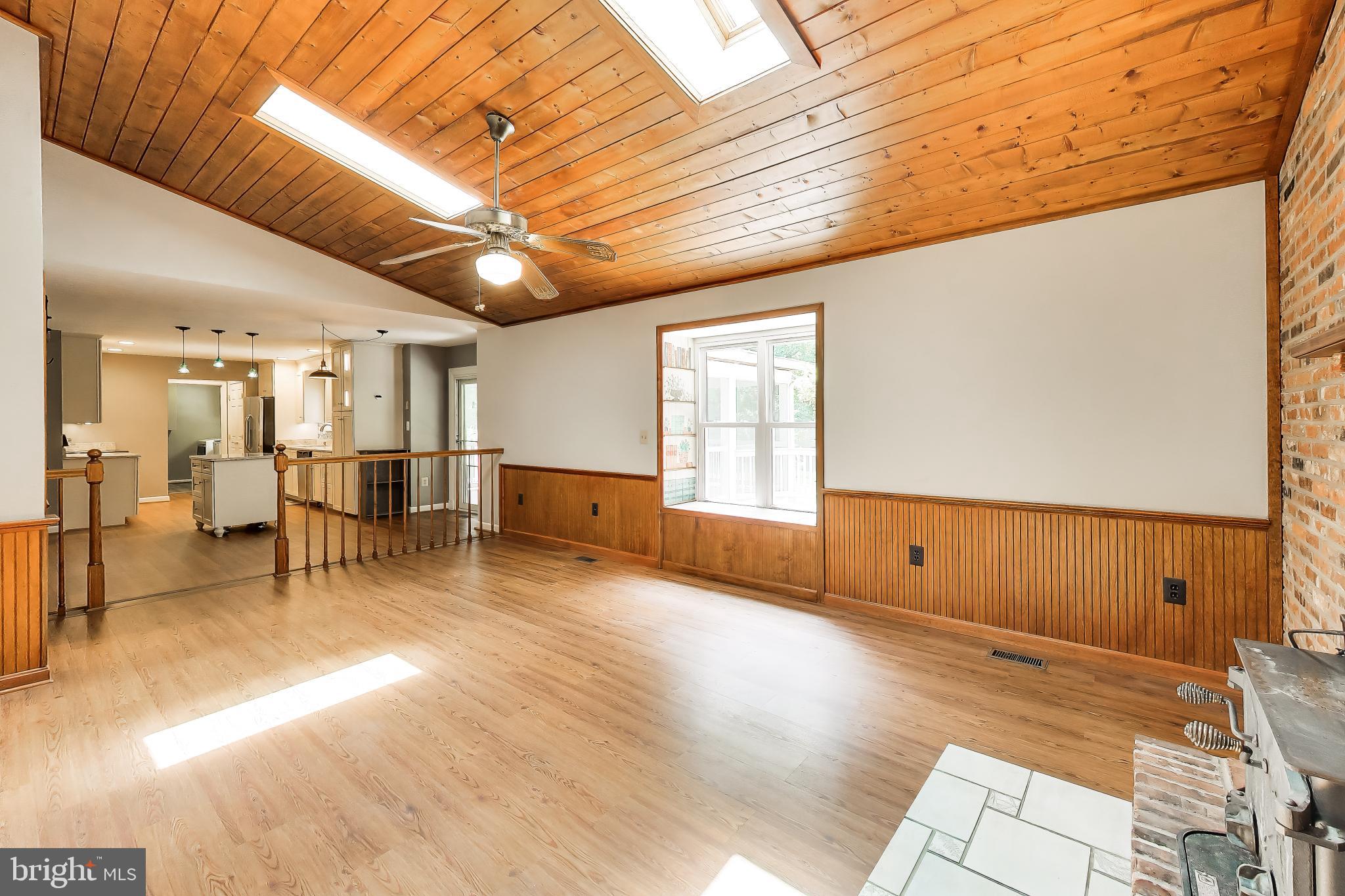 WOODMORE MEADOWS - Residential