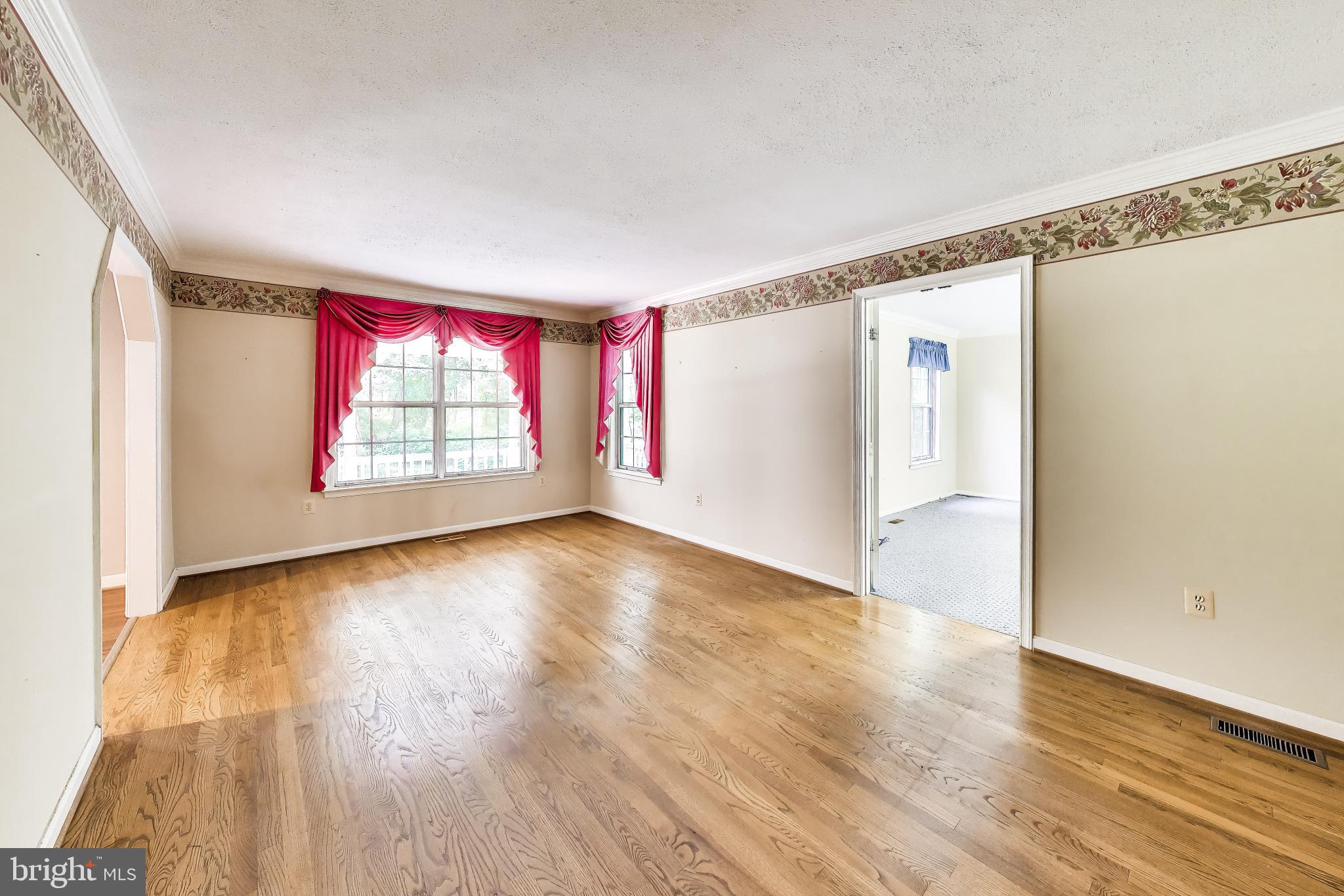 WOODMORE MEADOWS - Residential