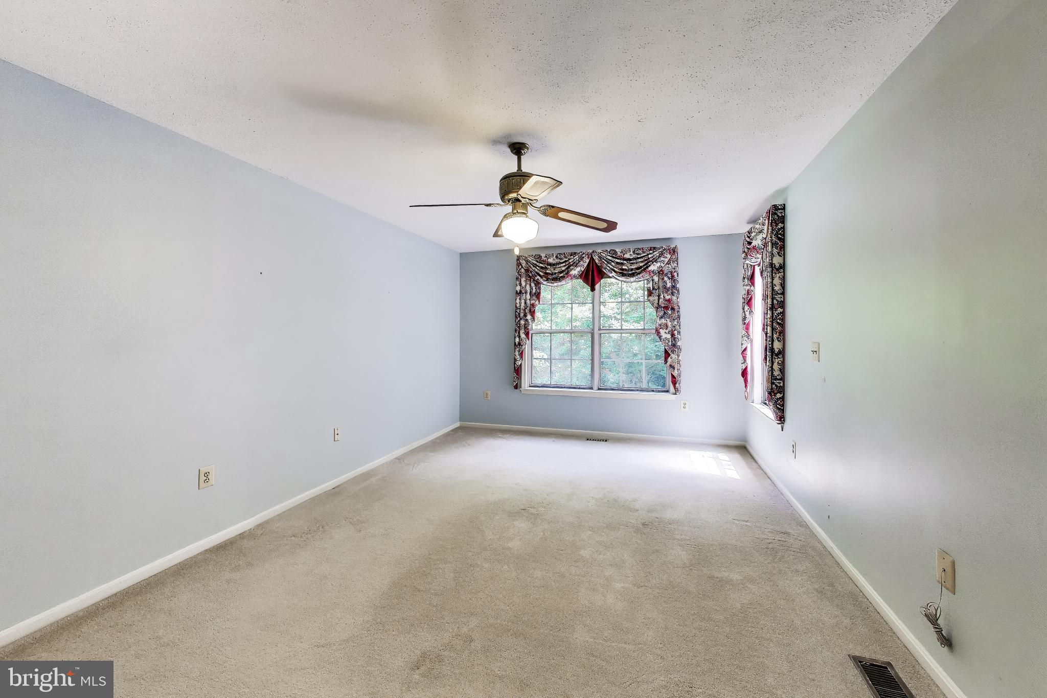 WOODMORE MEADOWS - Residential