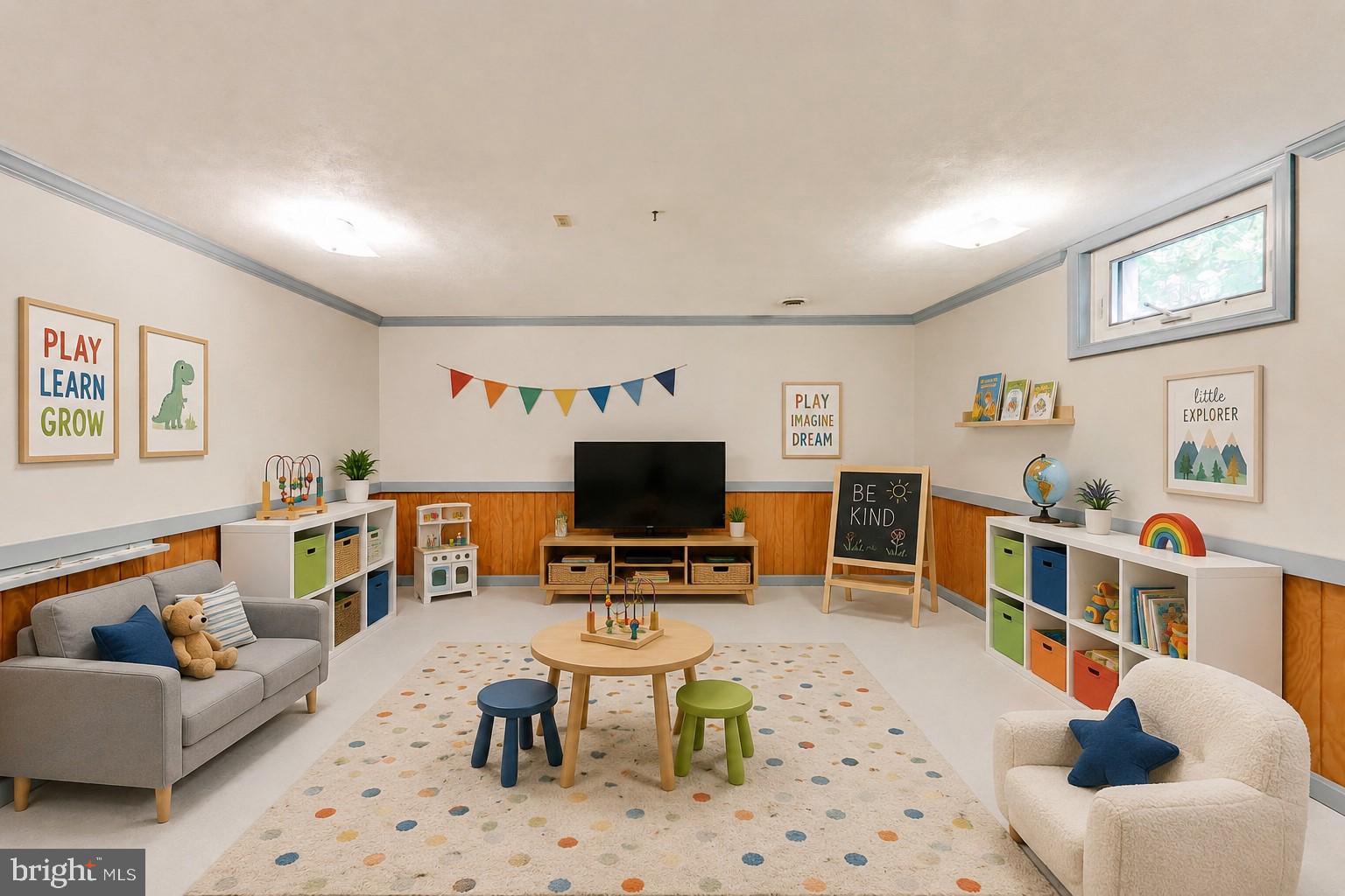 WOODMORE MEADOWS - Residential