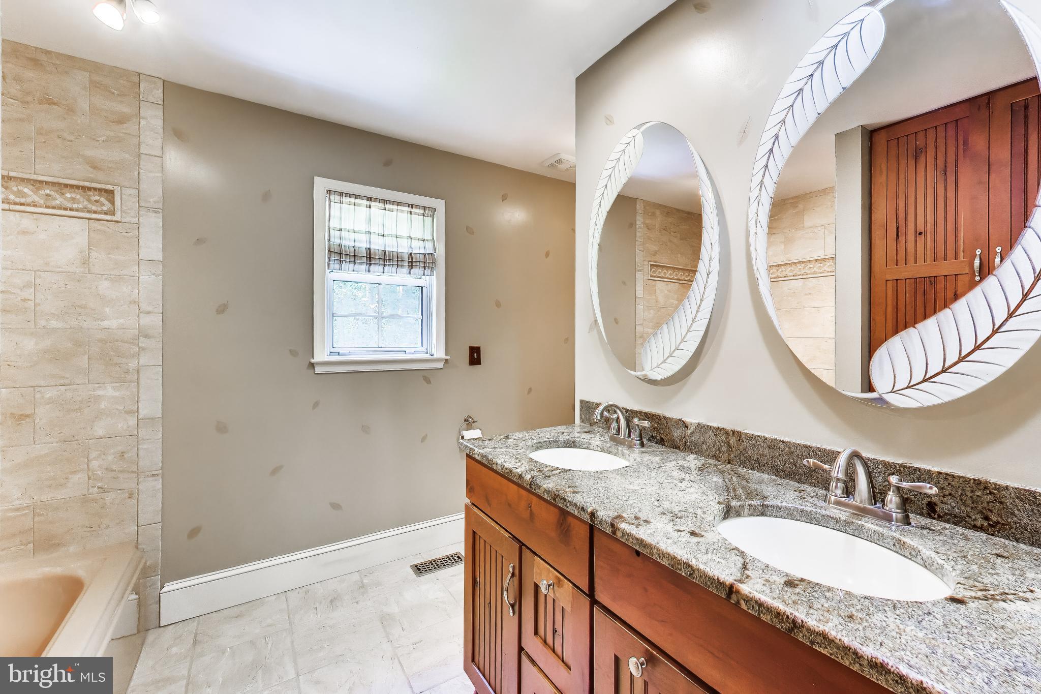 WOODMORE MEADOWS - Residential