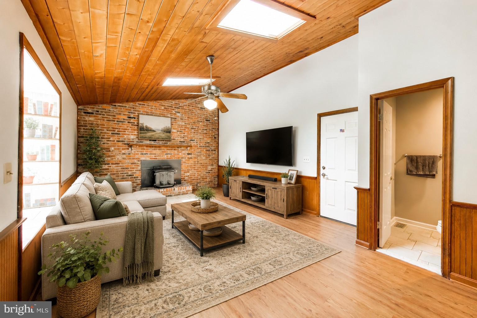WOODMORE MEADOWS - Residential