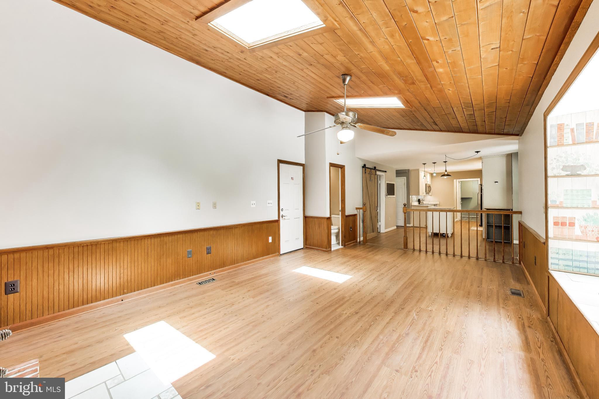 WOODMORE MEADOWS - Residential