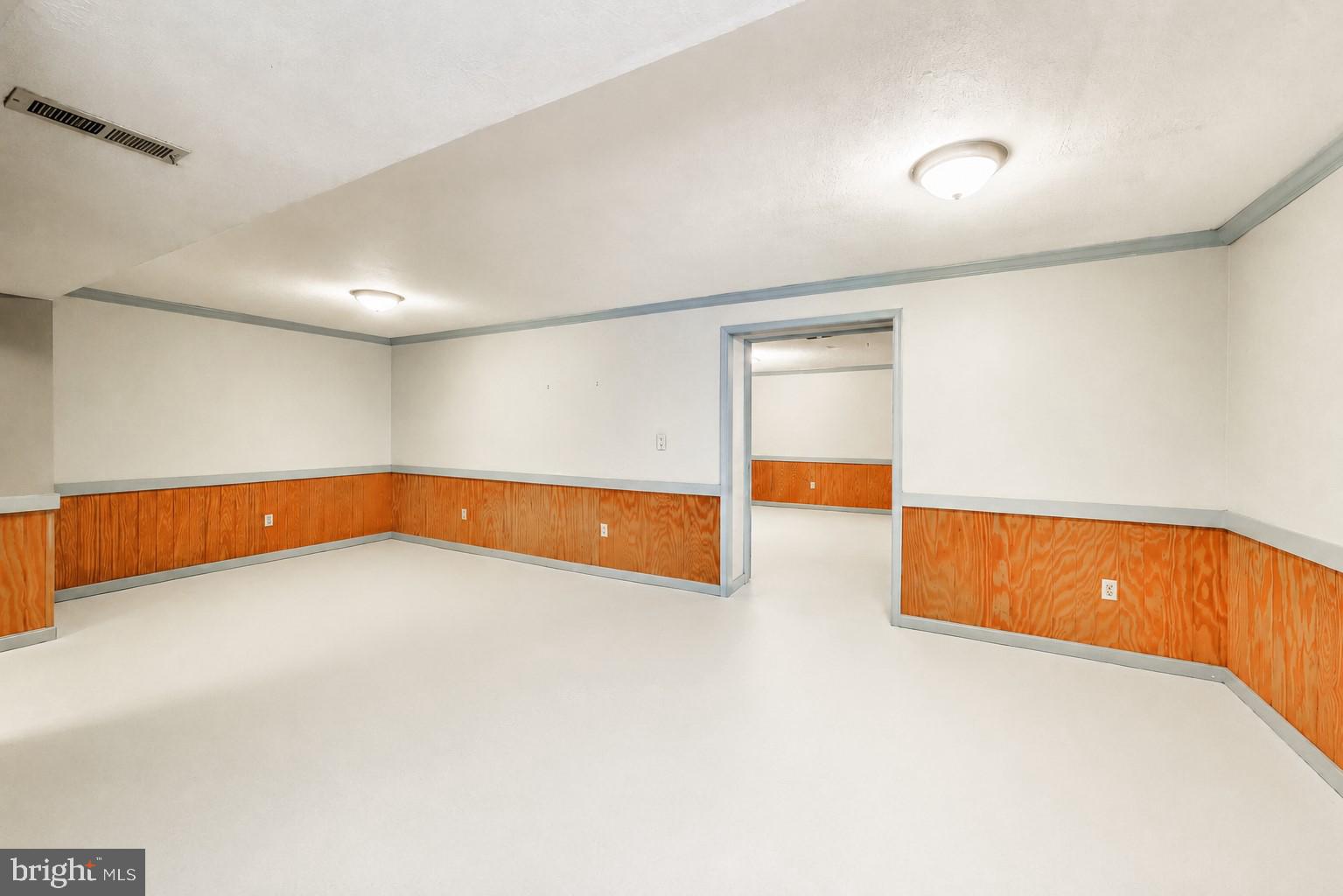 WOODMORE MEADOWS - Residential