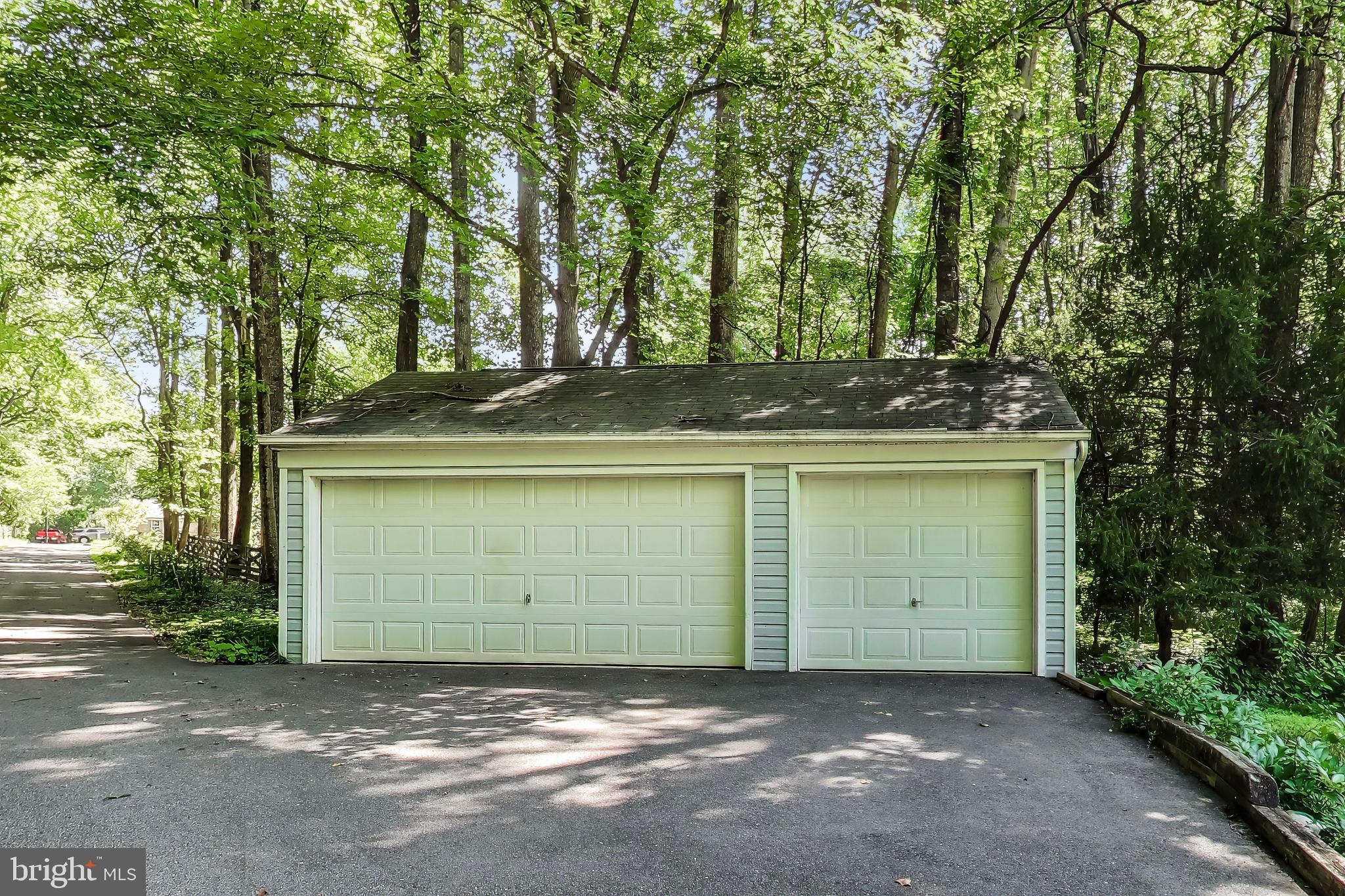 WOODMORE MEADOWS - Residential