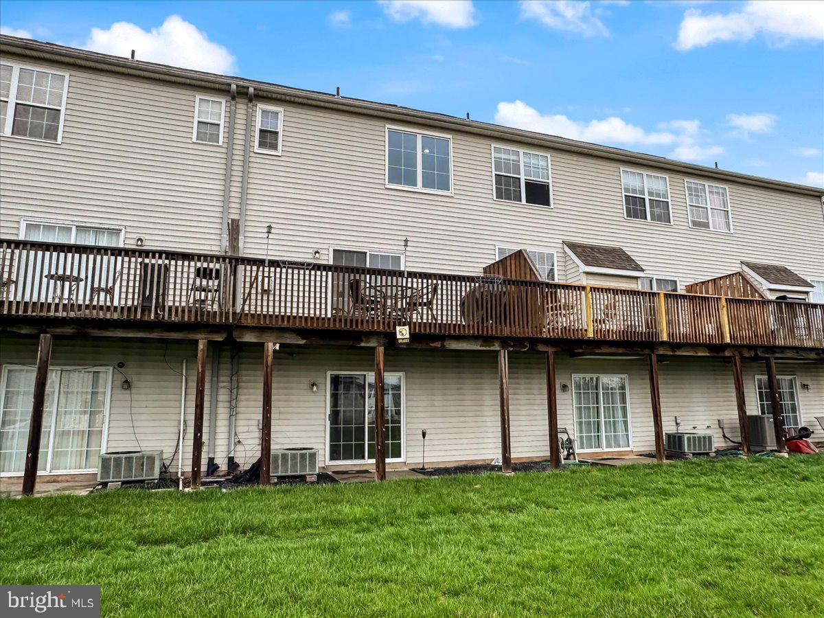 FRENCH CREEK TOWNH - Residential