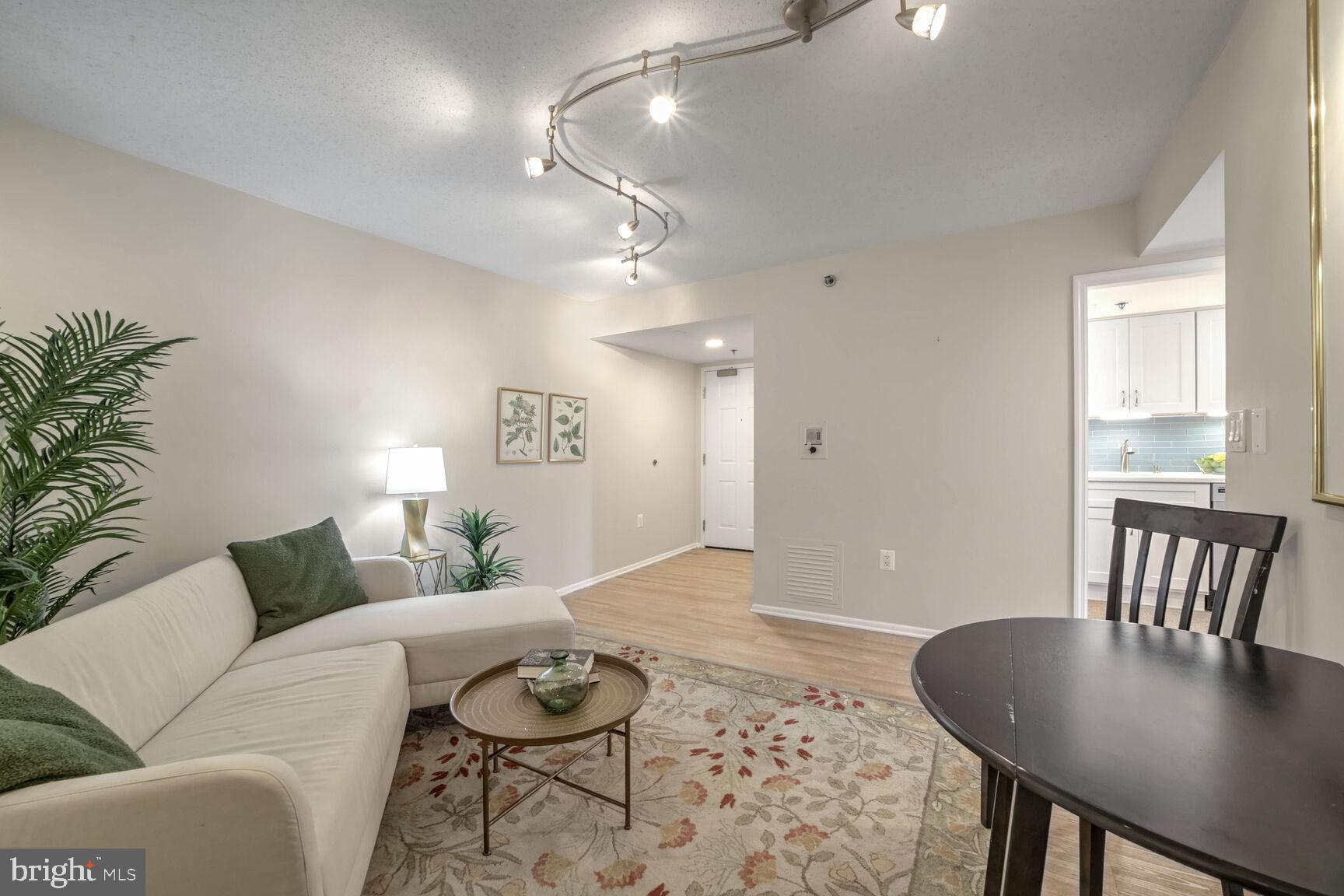 THE JEFFERSON - SUNRISE SENIOR LIVING - Residential Lease