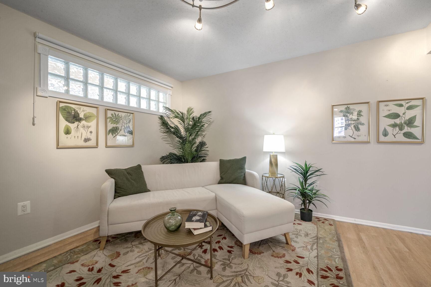 THE JEFFERSON - SUNRISE SENIOR LIVING - Residential Lease