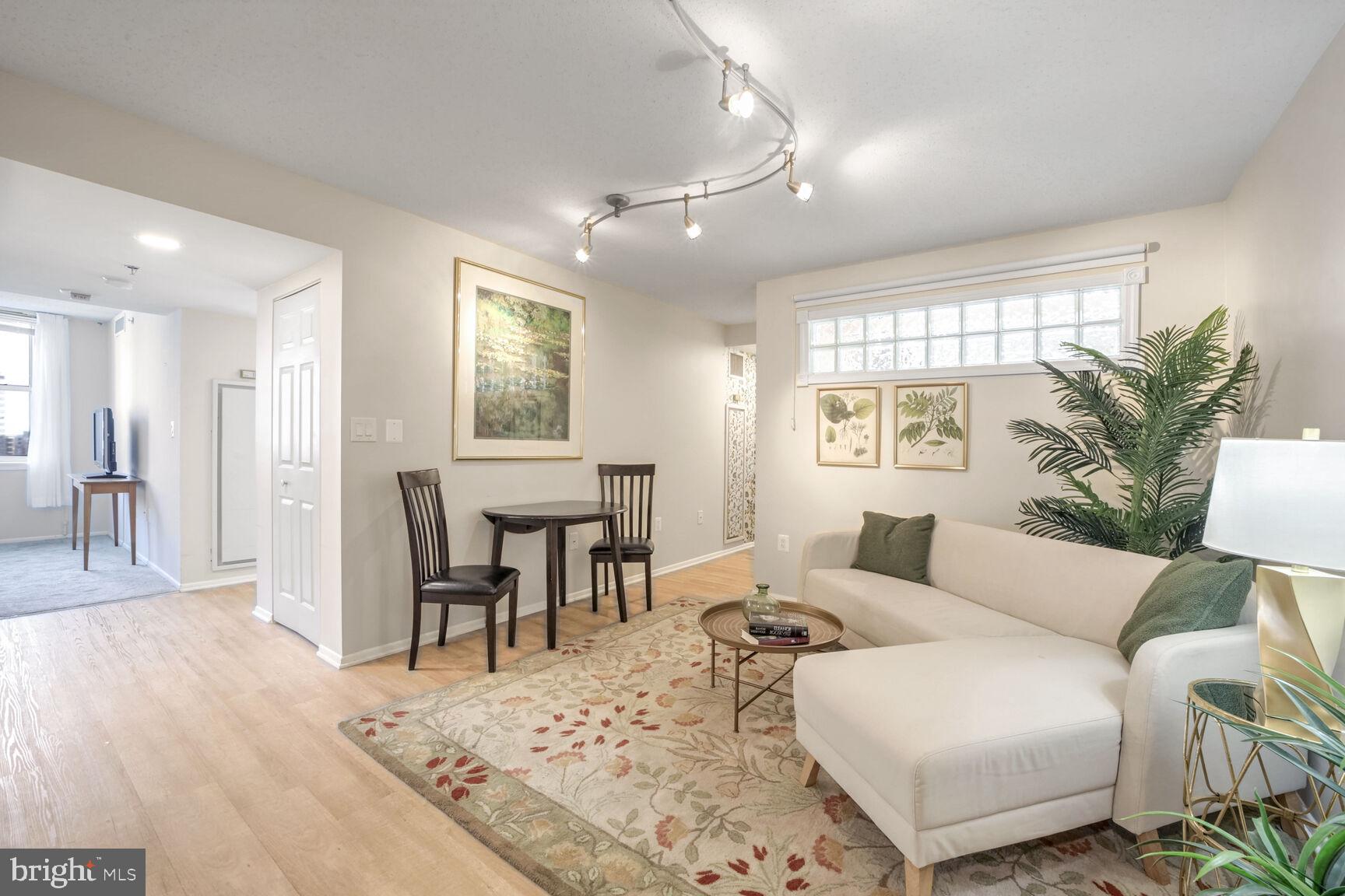 THE JEFFERSON - SUNRISE SENIOR LIVING - Residential Lease