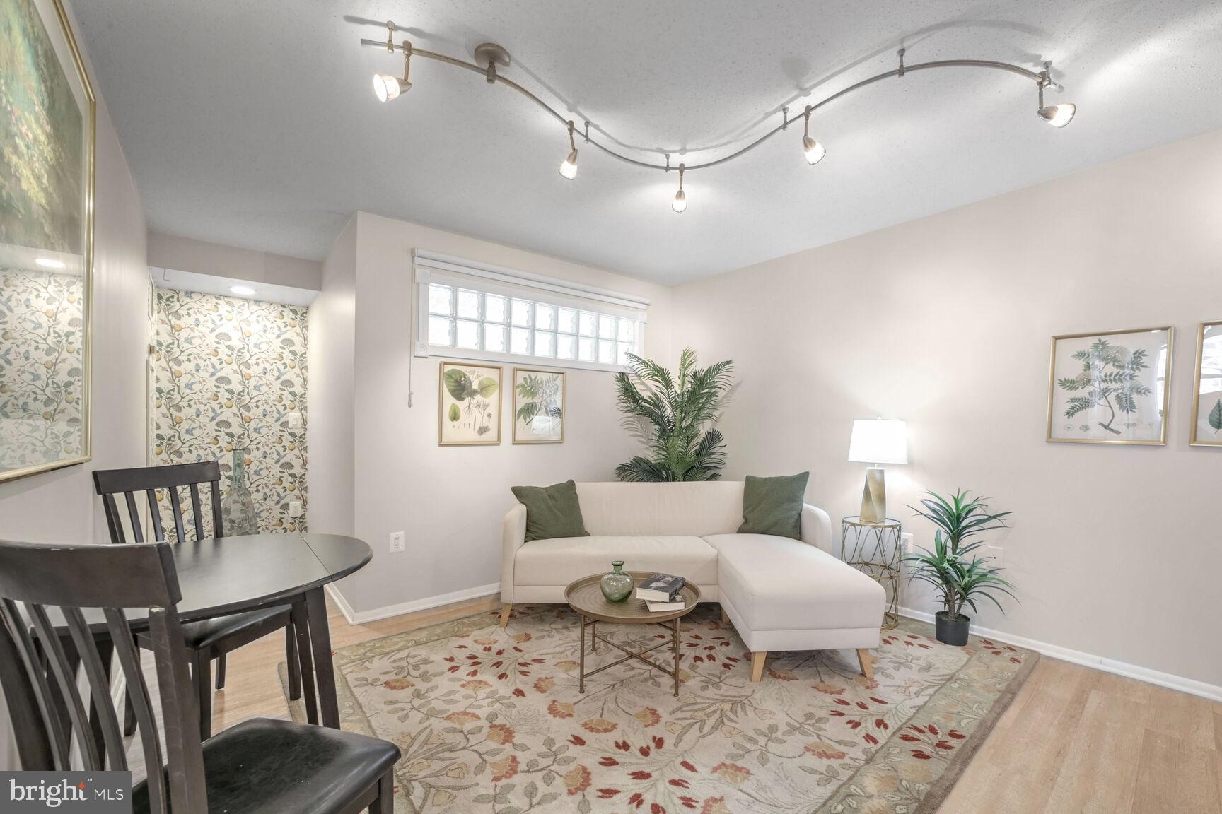 THE JEFFERSON - SUNRISE SENIOR LIVING - Residential Lease