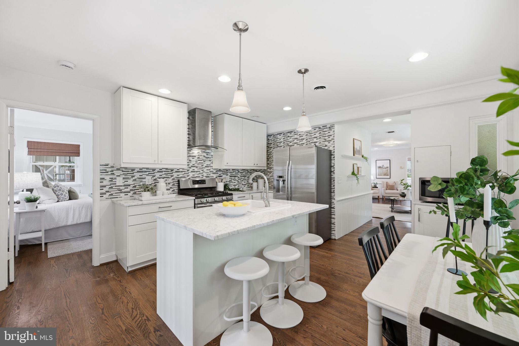 FOREST HILLS - Residential