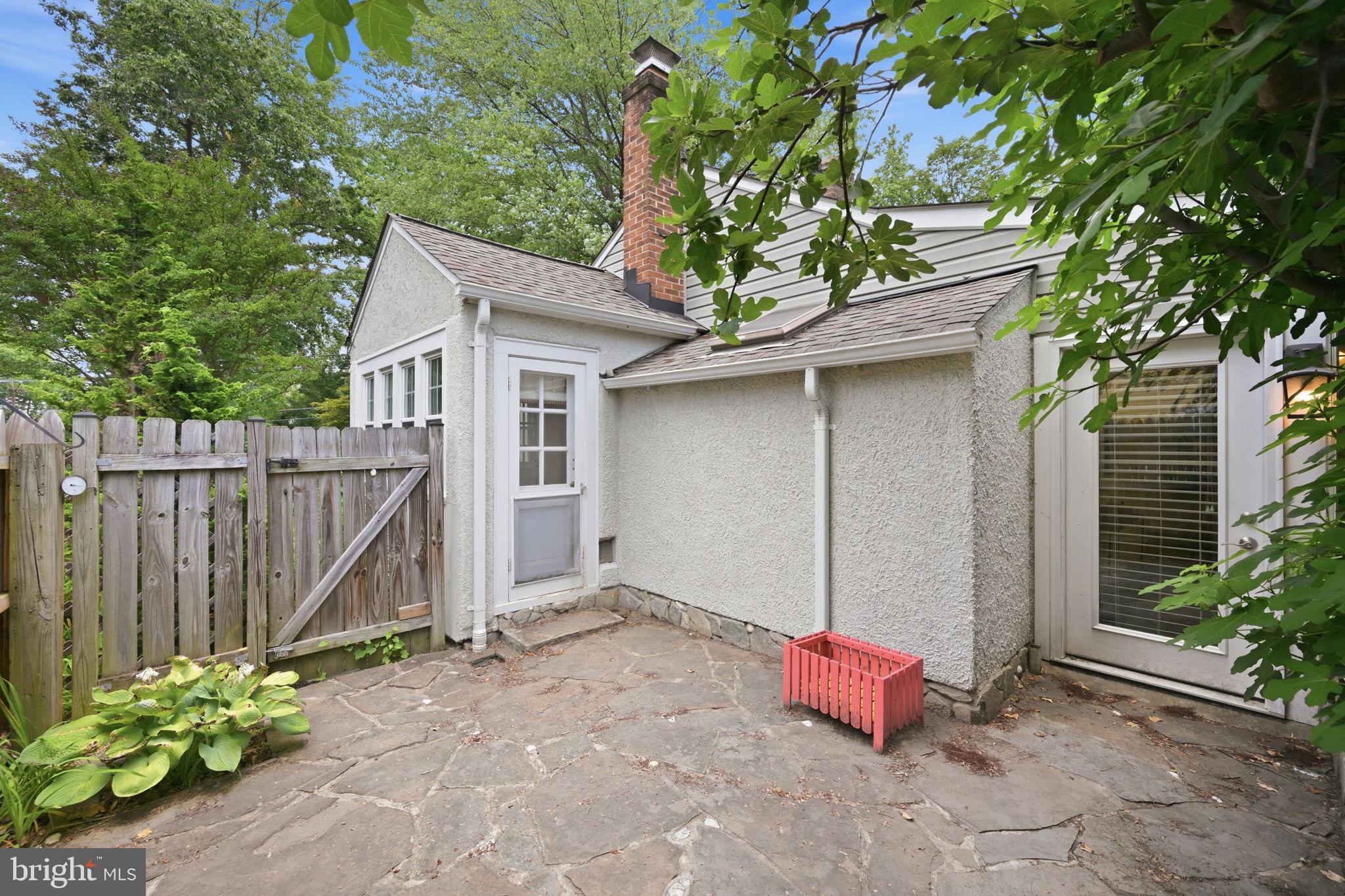 FOREST HILLS - Residential