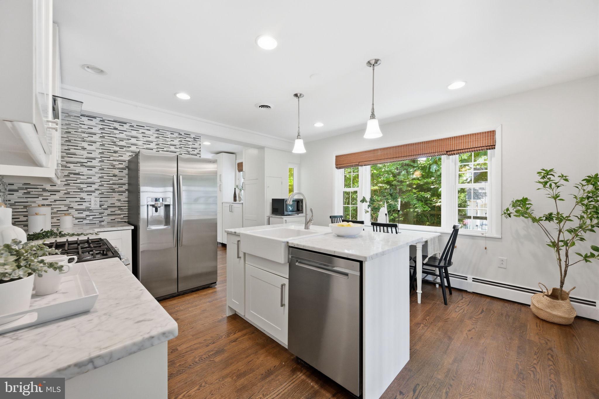 FOREST HILLS - Residential