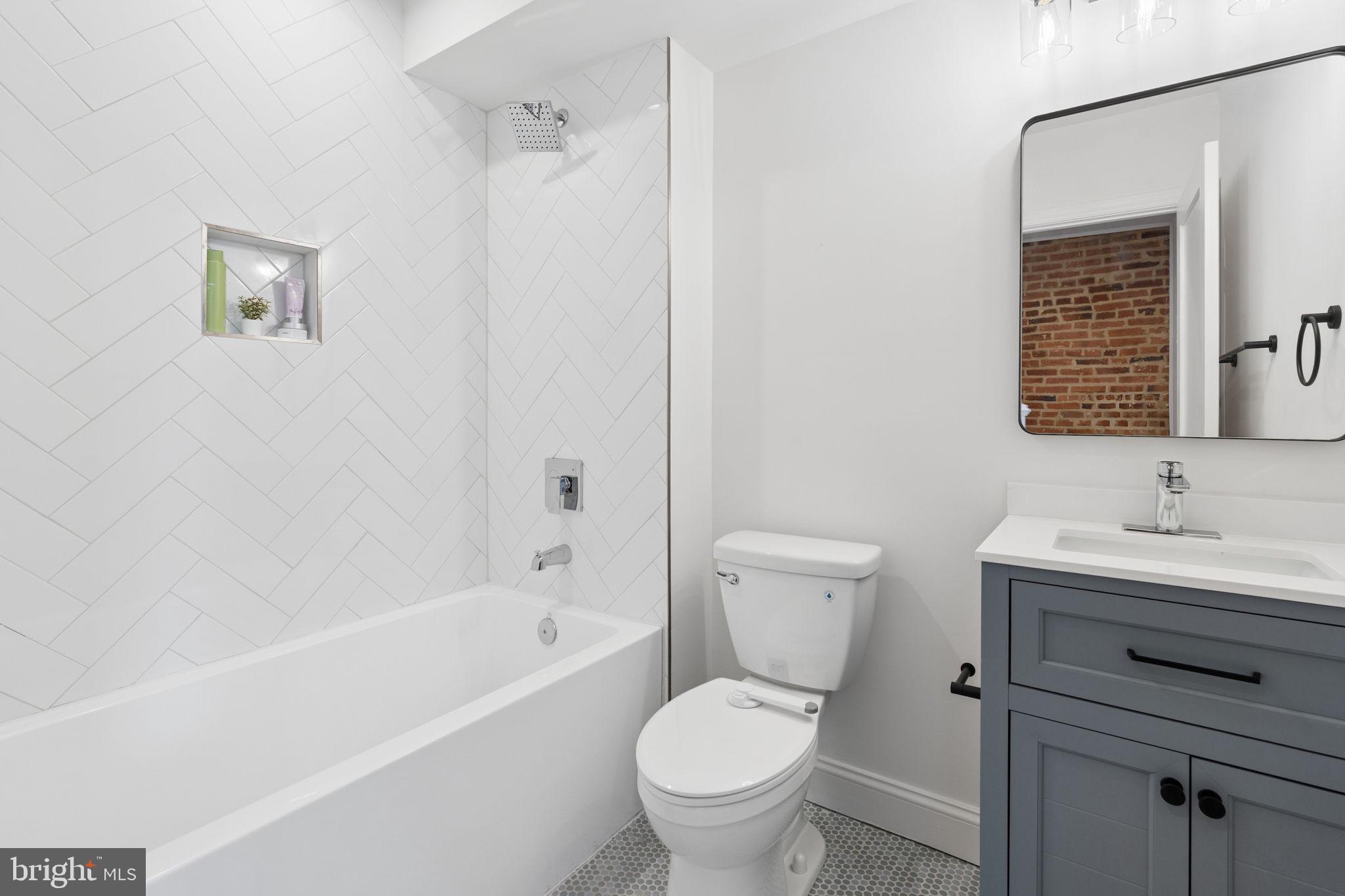 LOCUST POINT - Residential