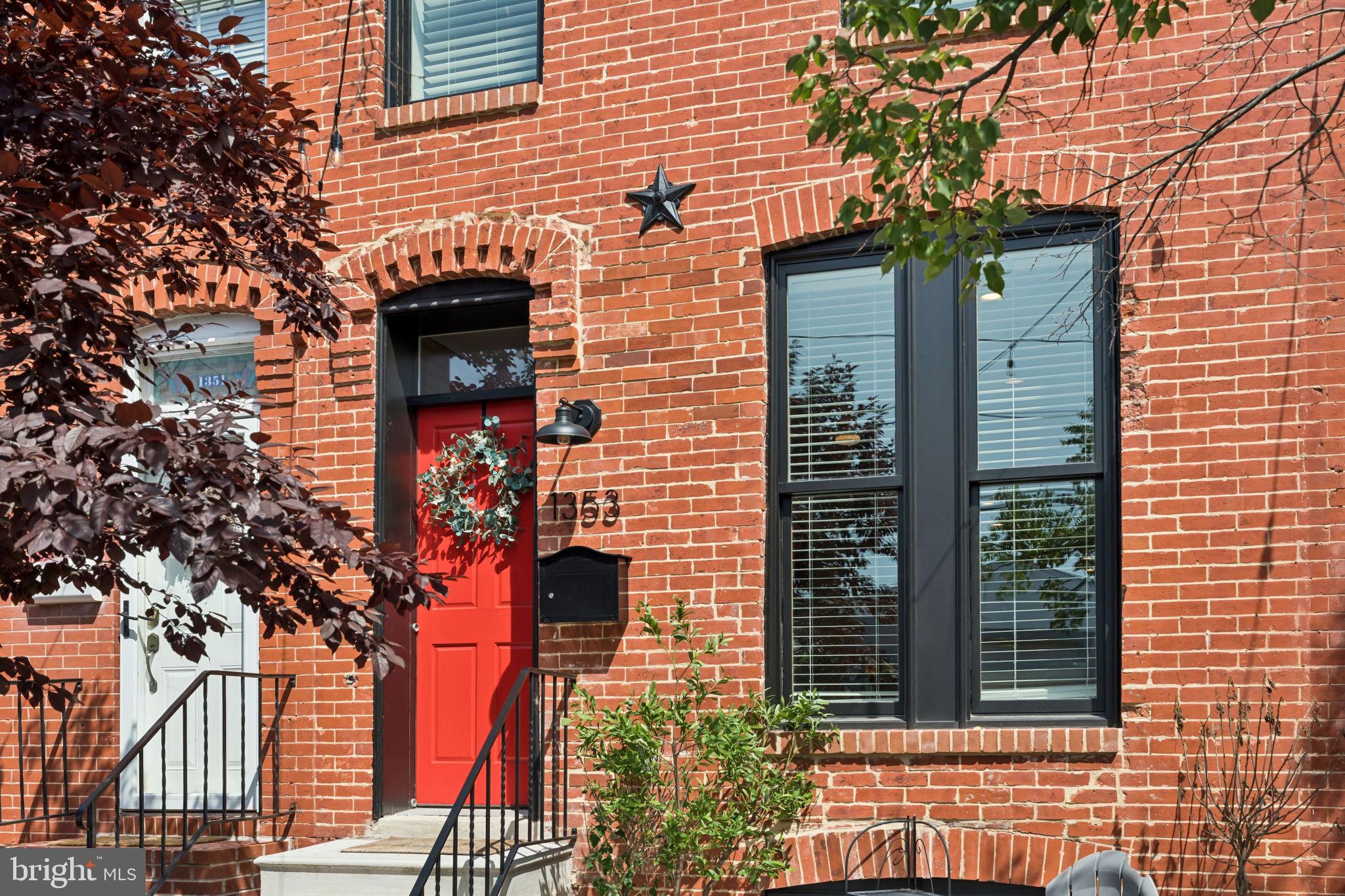 LOCUST POINT - Residential