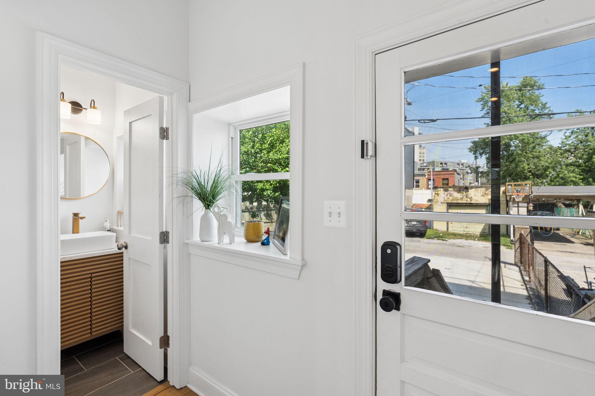 LOCUST POINT - Residential