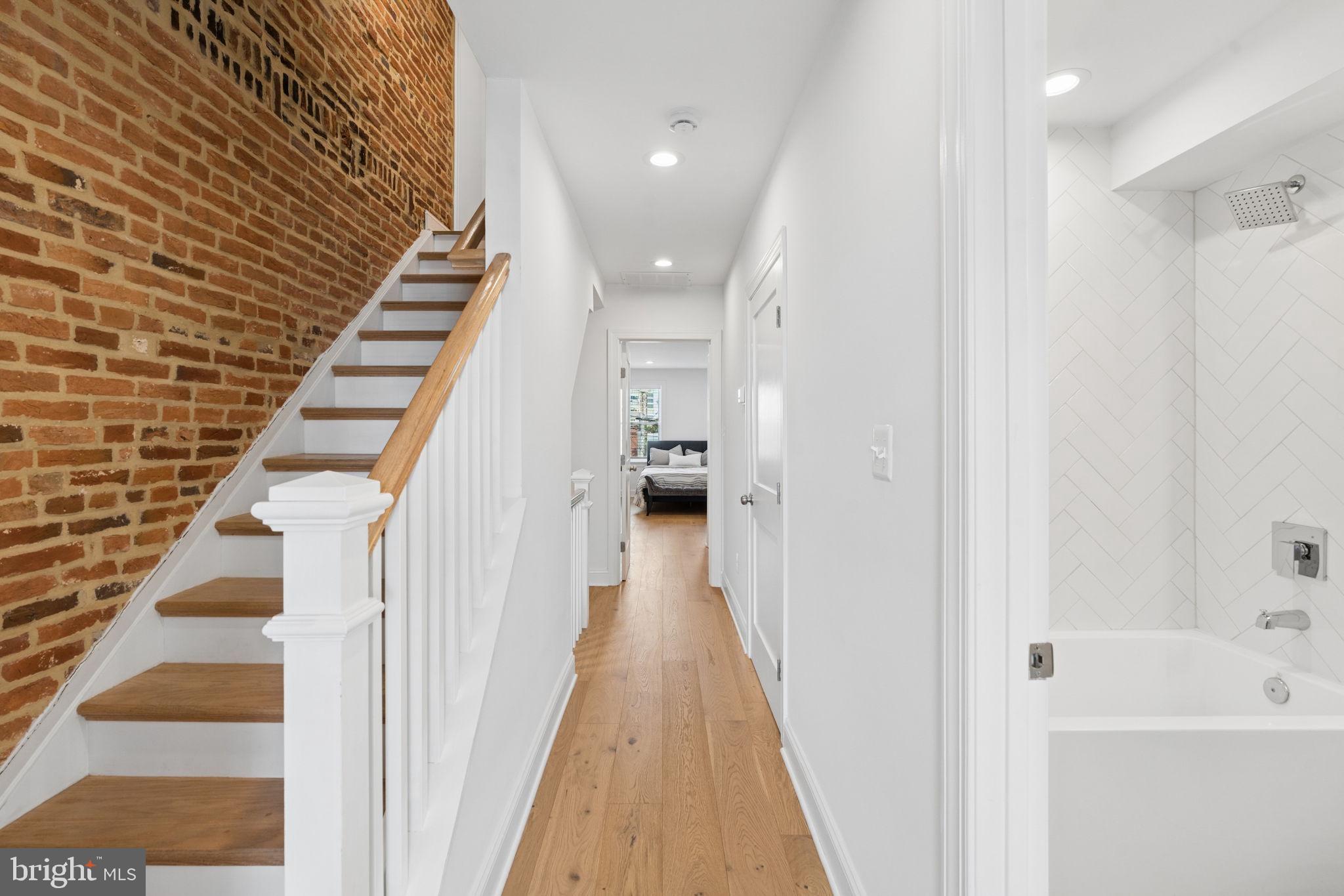 LOCUST POINT - Residential