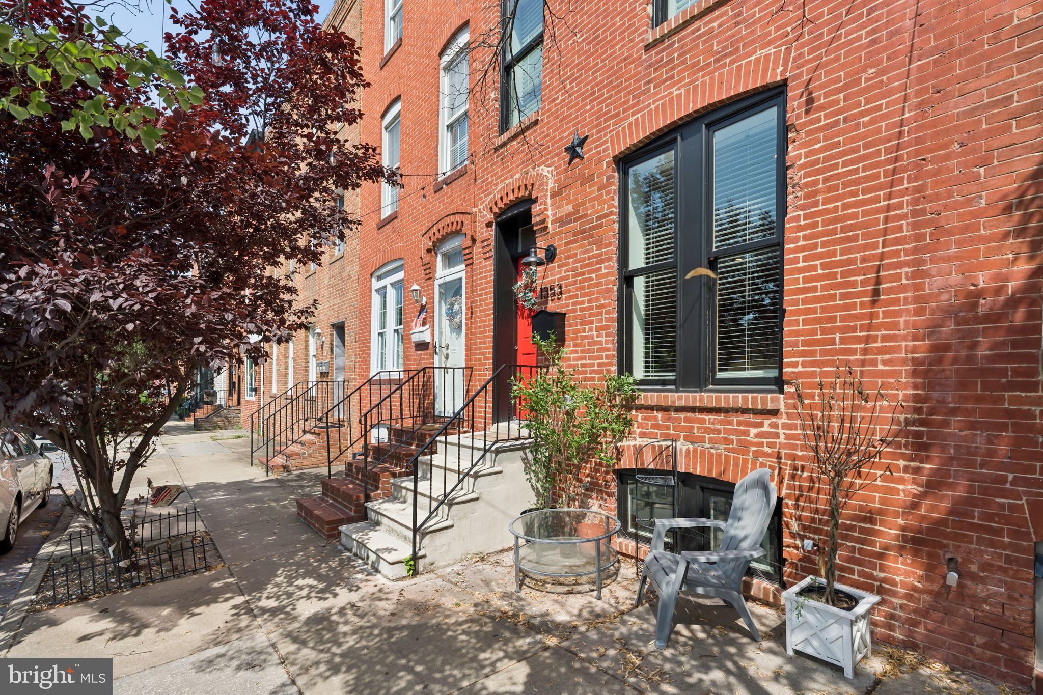 LOCUST POINT - Residential