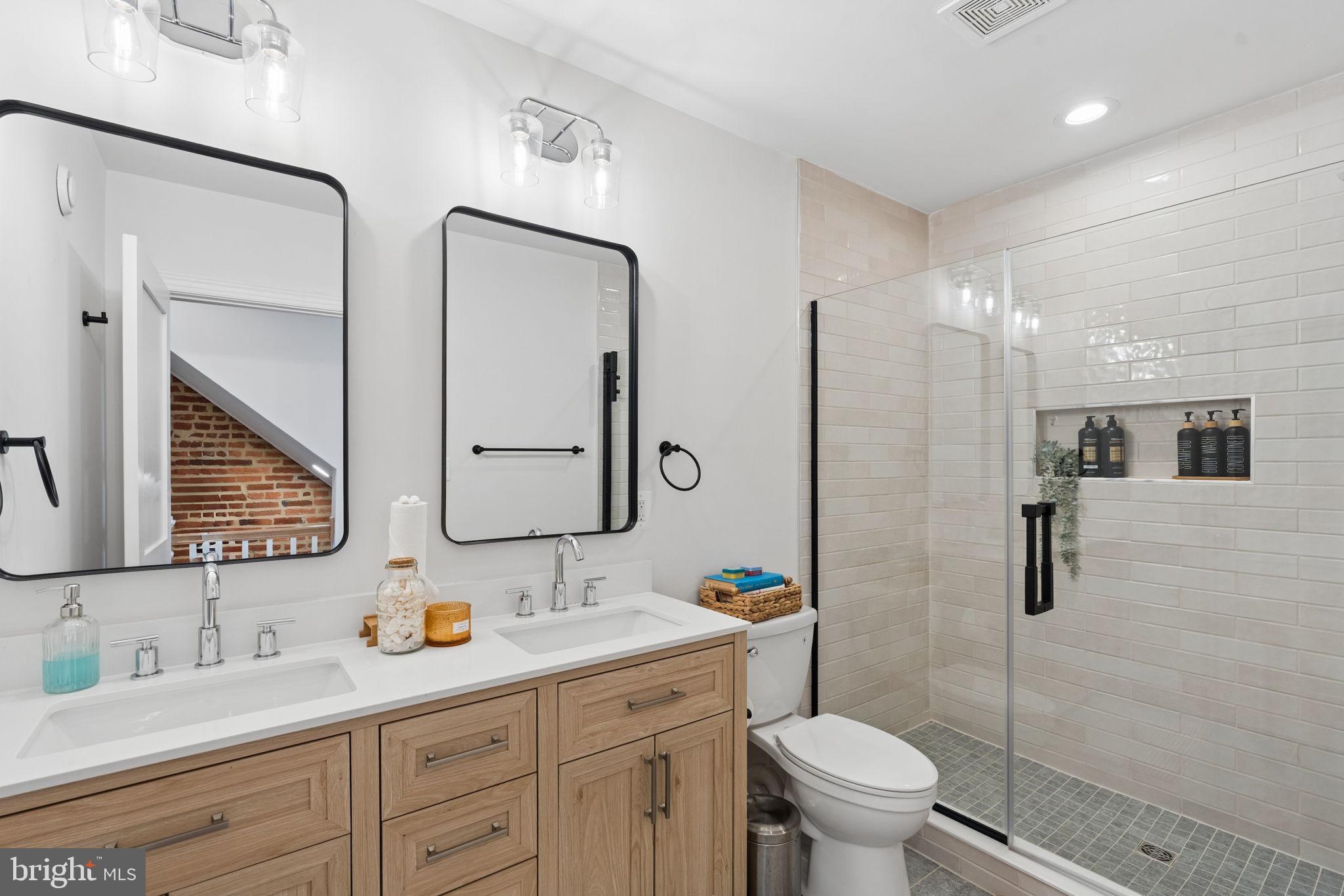LOCUST POINT - Residential
